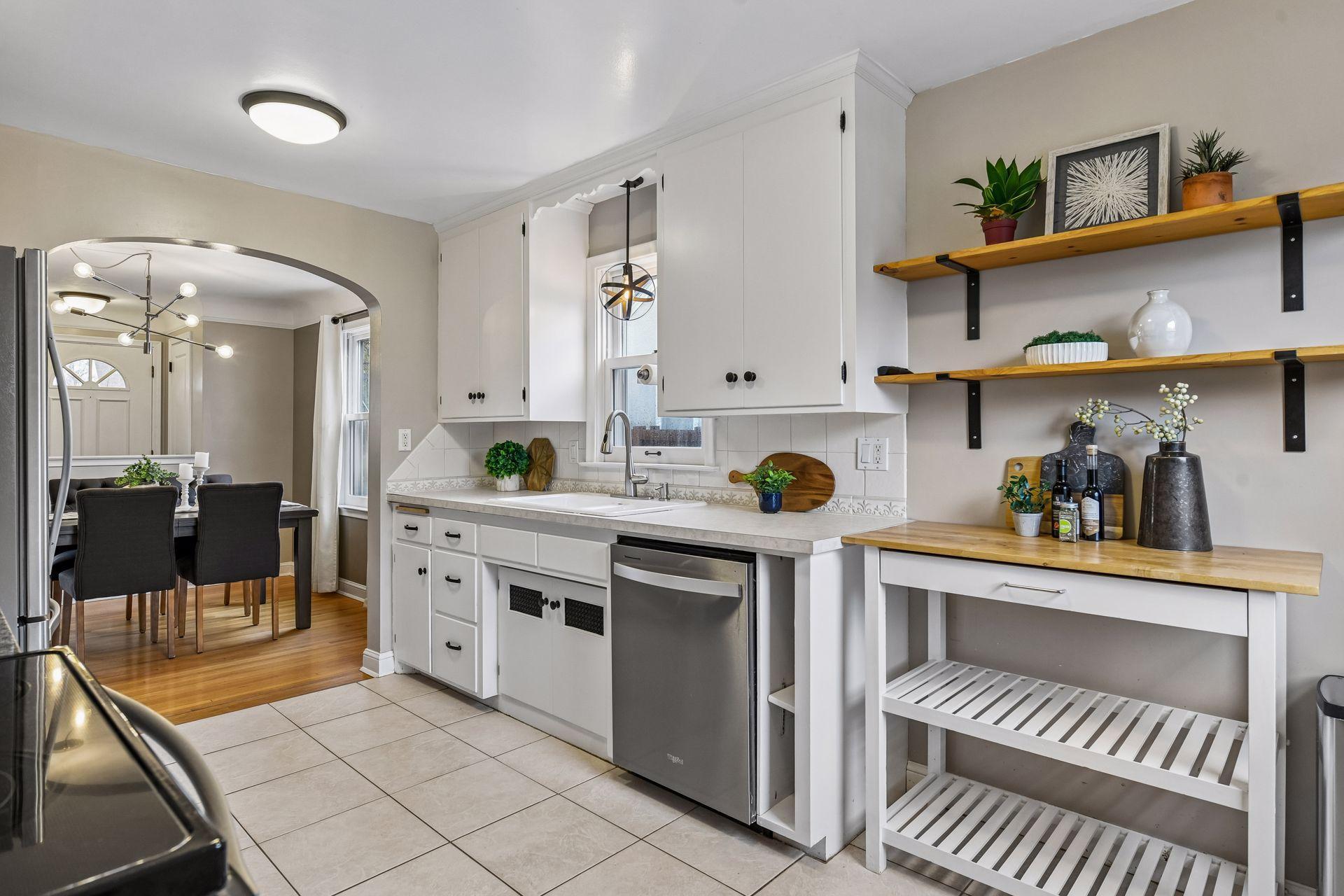 1605 Nokomis Court