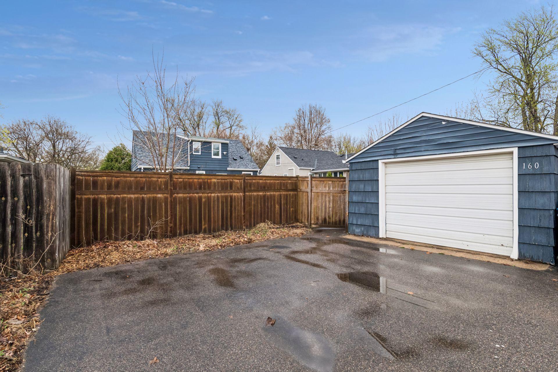1605 Nokomis Court