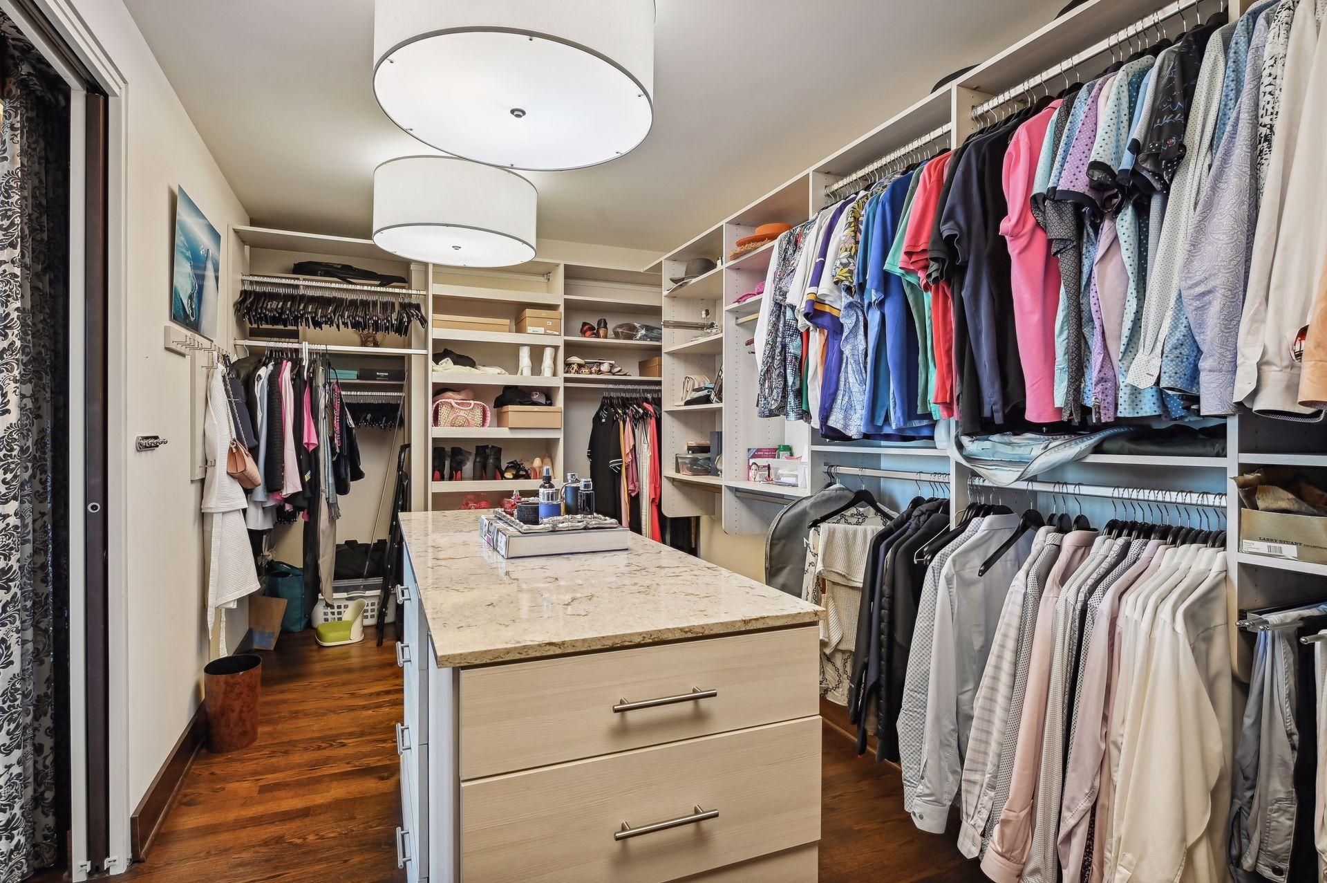 201 S 11th St. Street Unit: 2500