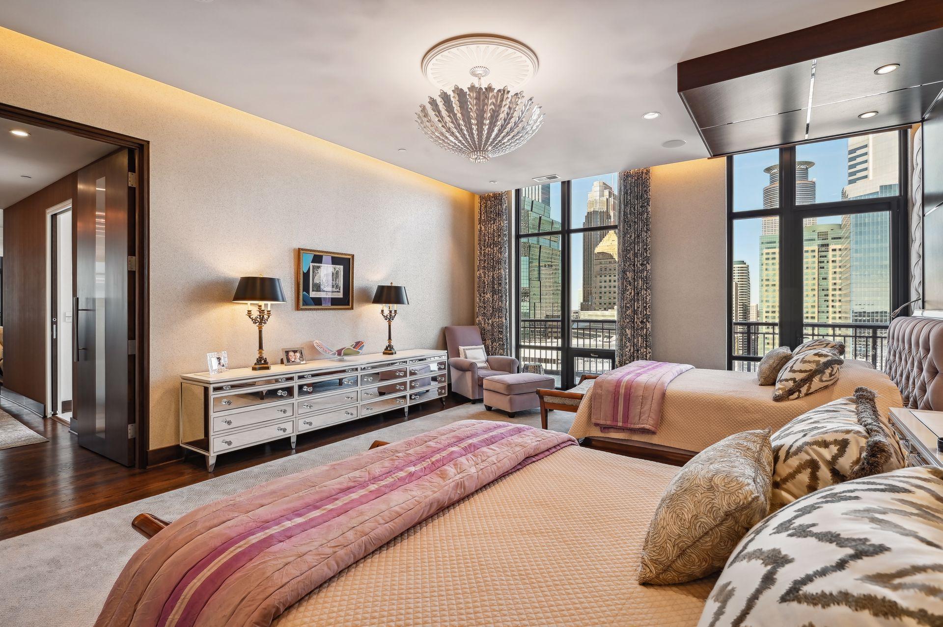 201 S 11th St. Street Unit: 2500