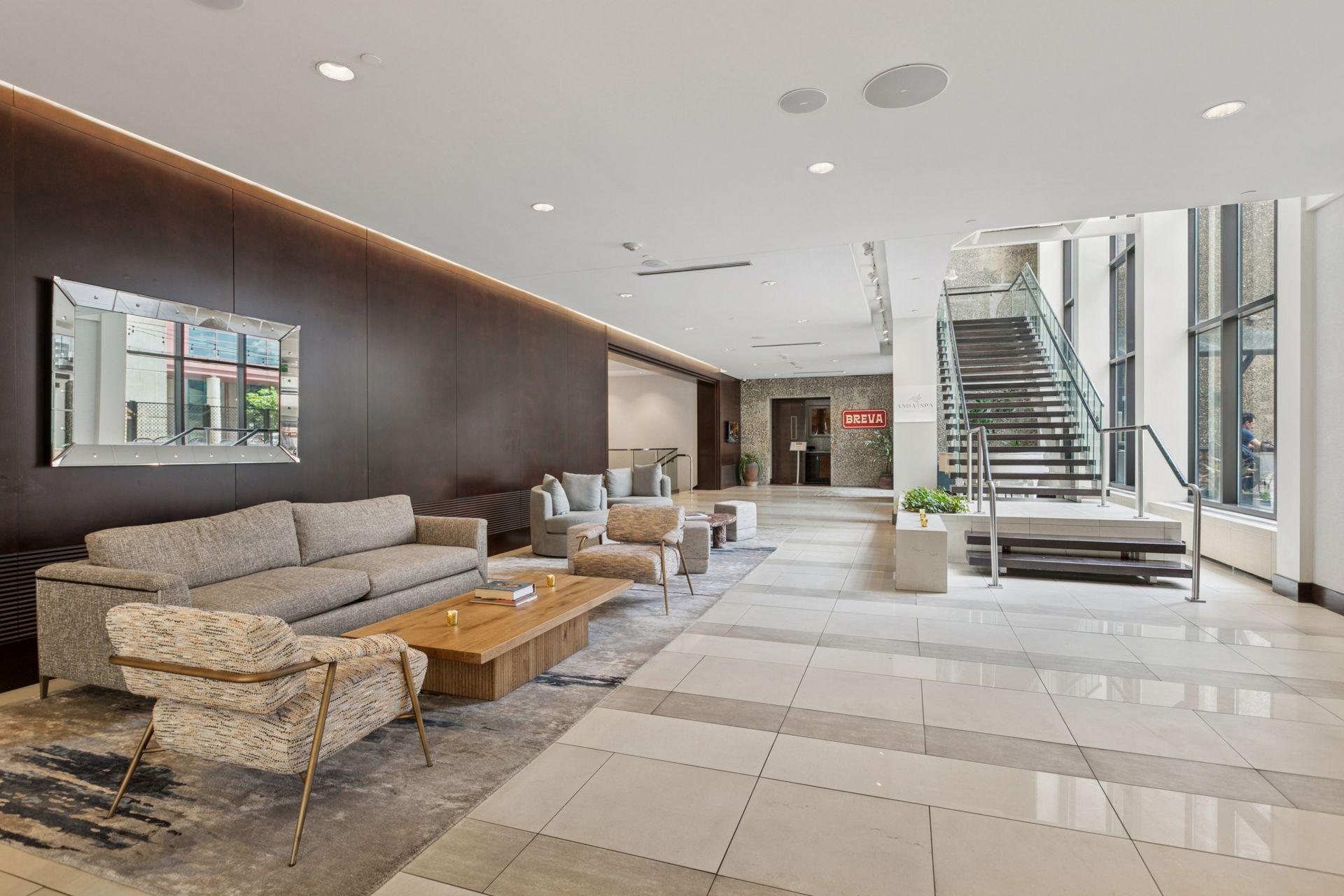 201 S 11th St. Street Unit: 2500