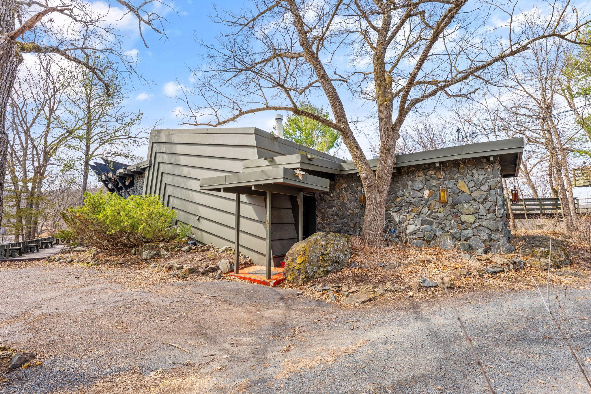 1105 N Hamilton Street