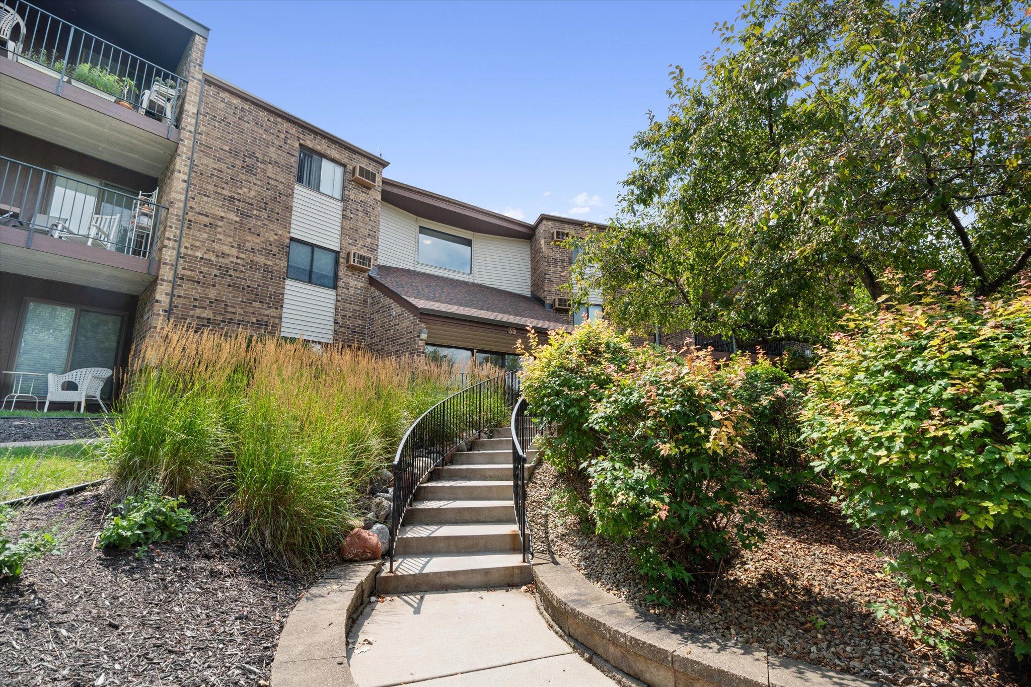 35 Nathan Lane N Unit: 203