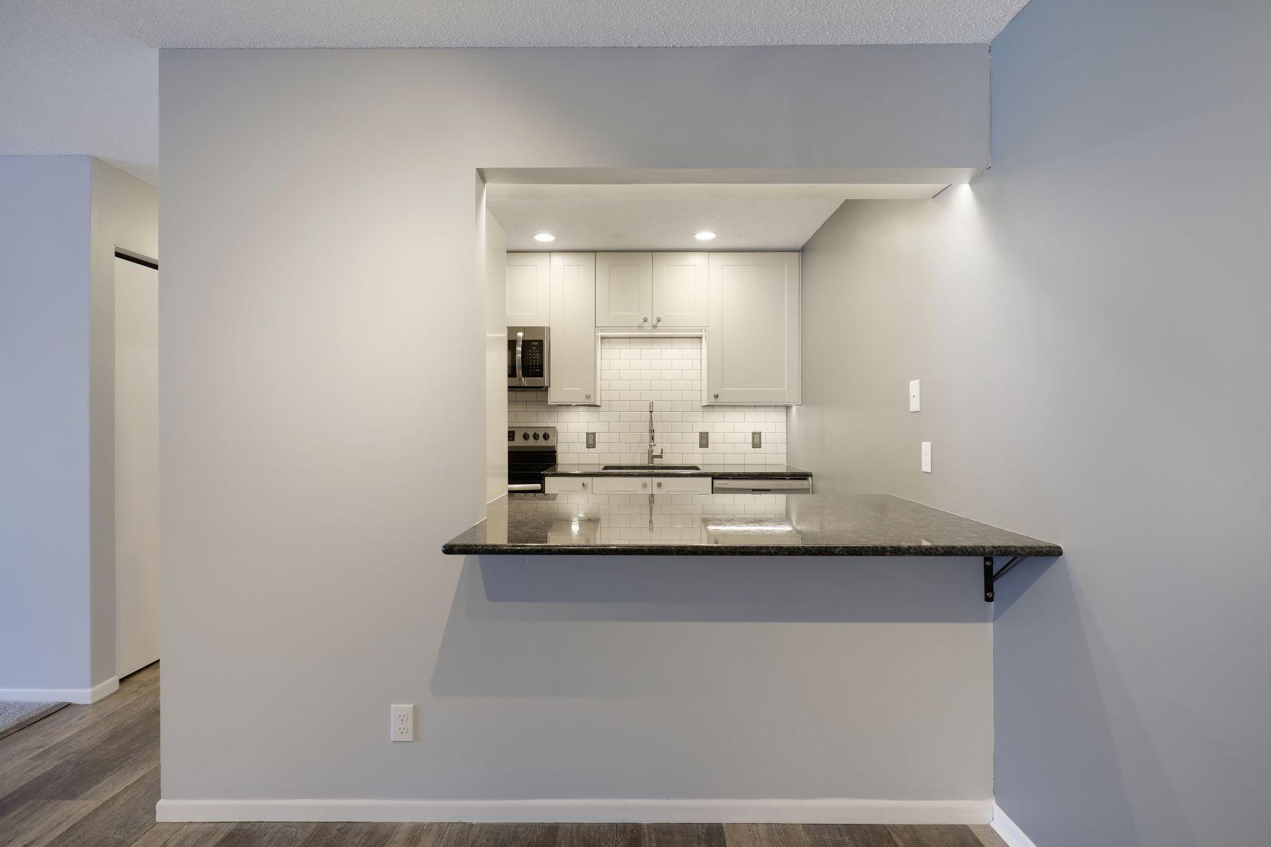 35 Nathan Lane N Unit: 203