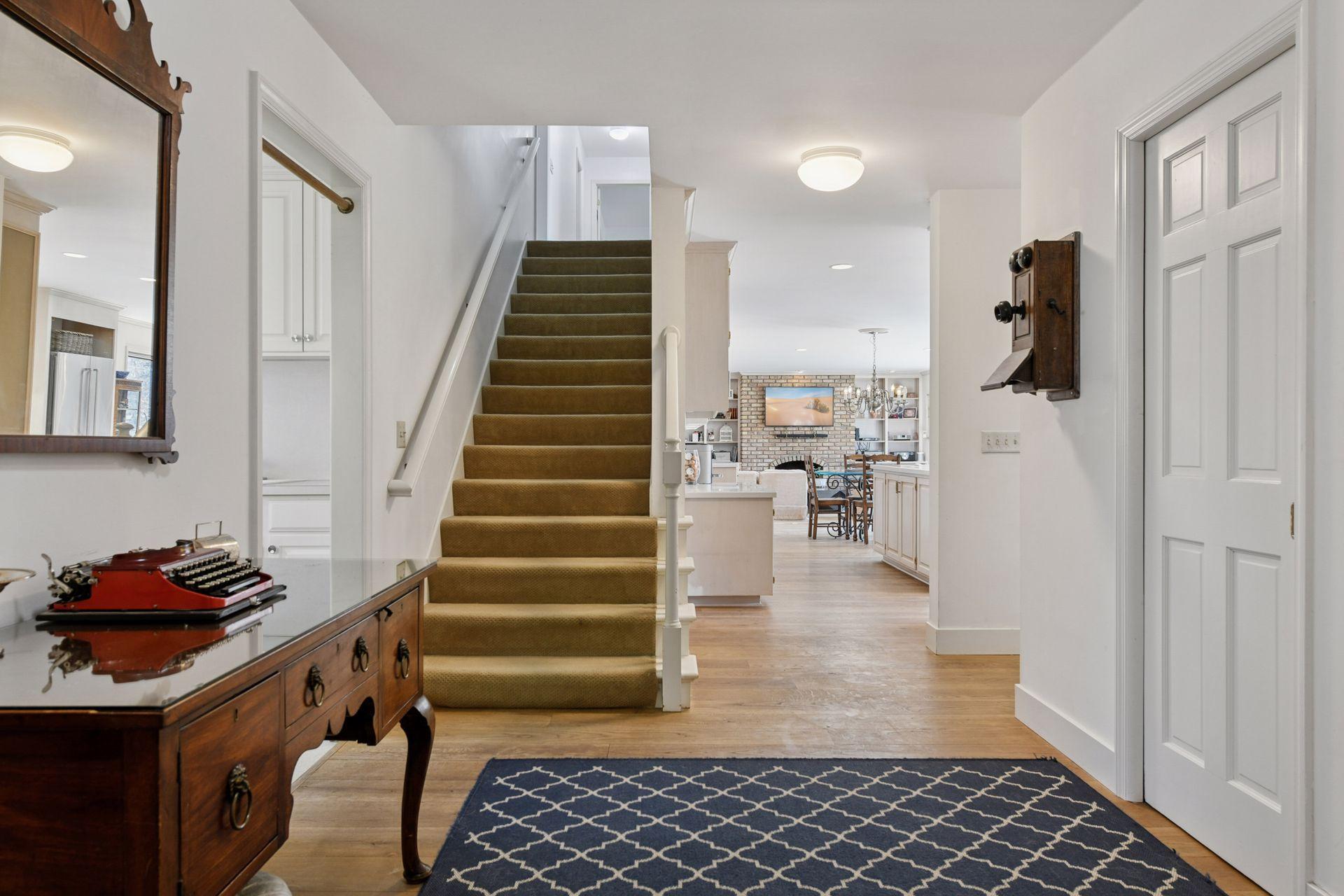 425 Ferndale Road N