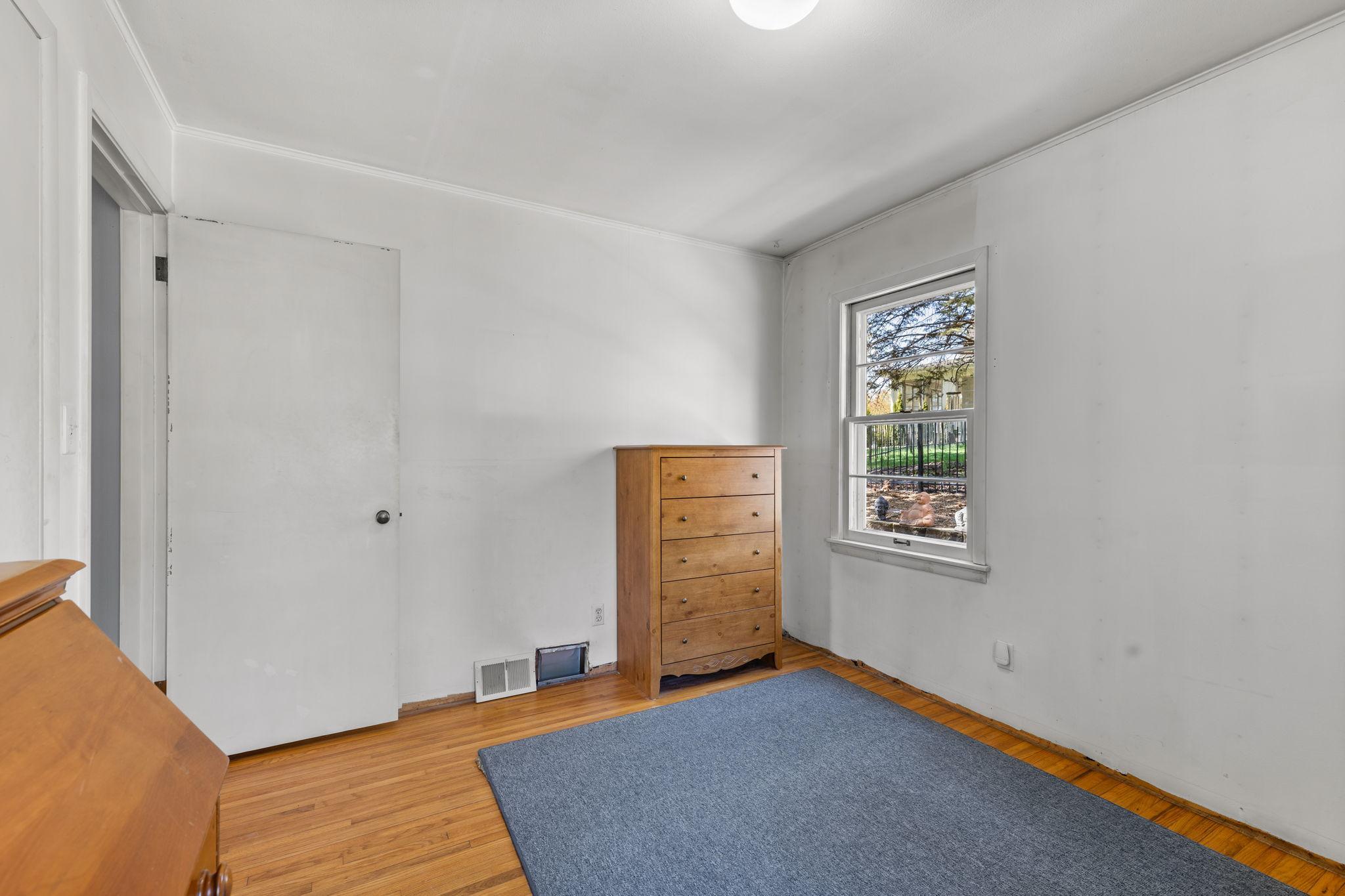 1990 Spates Ave
