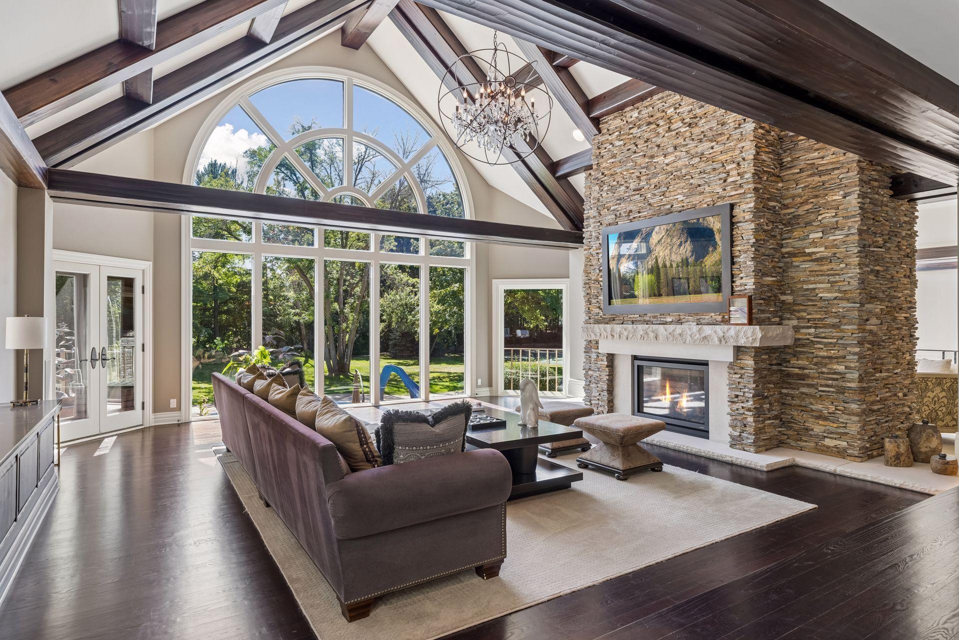 326 Ferndale Road W