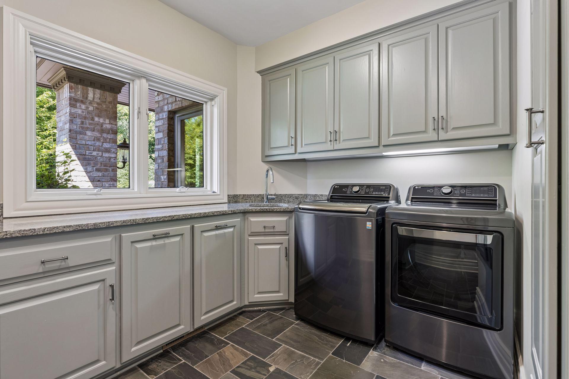 326 Ferndale Road W