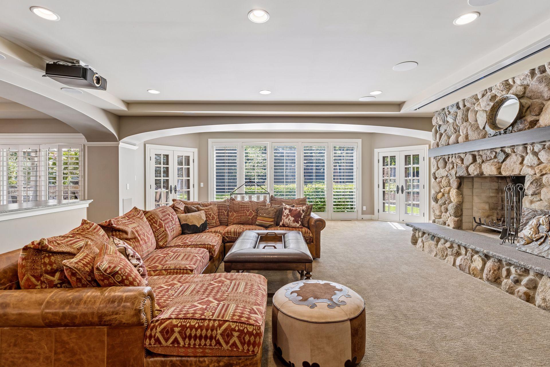 326 Ferndale Road W
