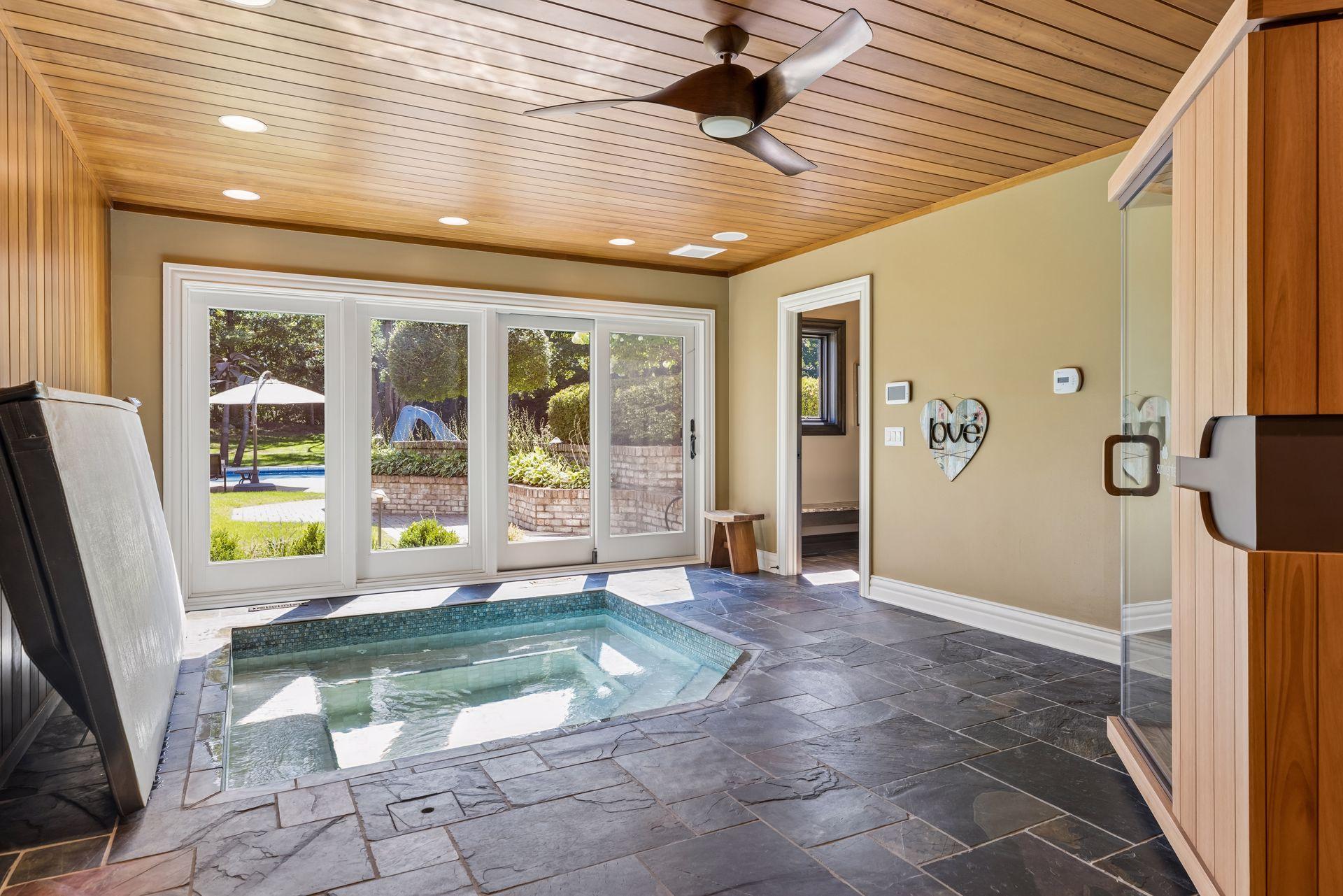 326 Ferndale Road W