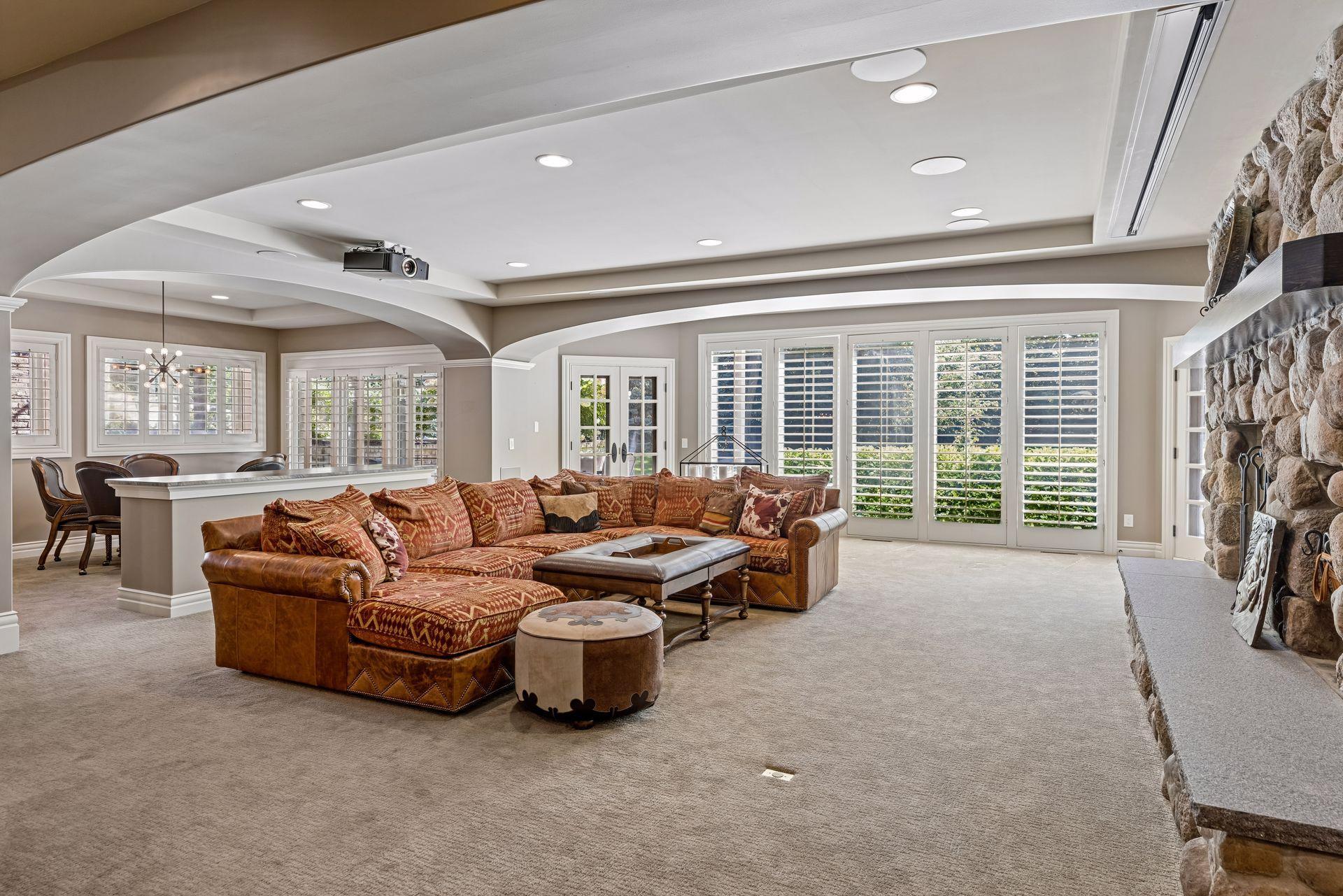 326 Ferndale Road W