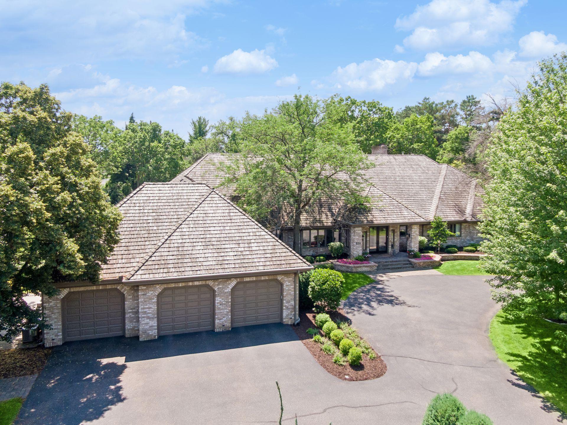 326 Ferndale Road W