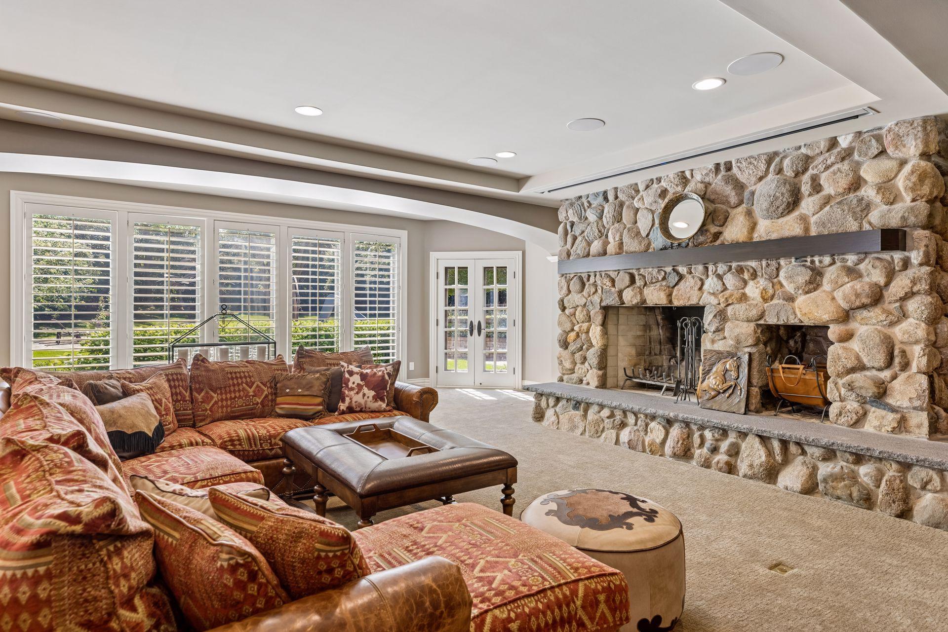326 Ferndale Road W