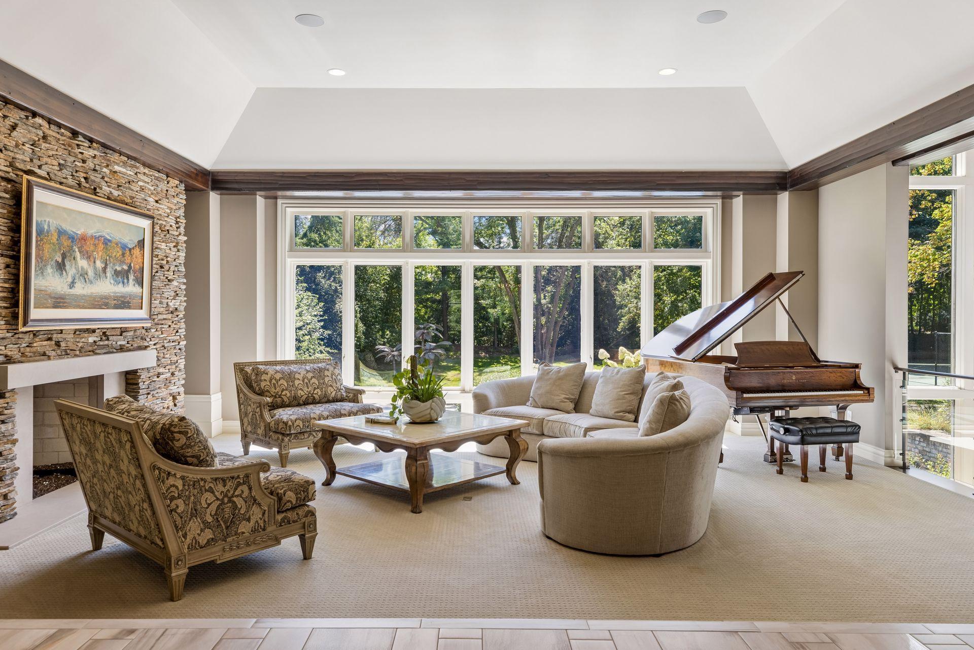 326 Ferndale Road W