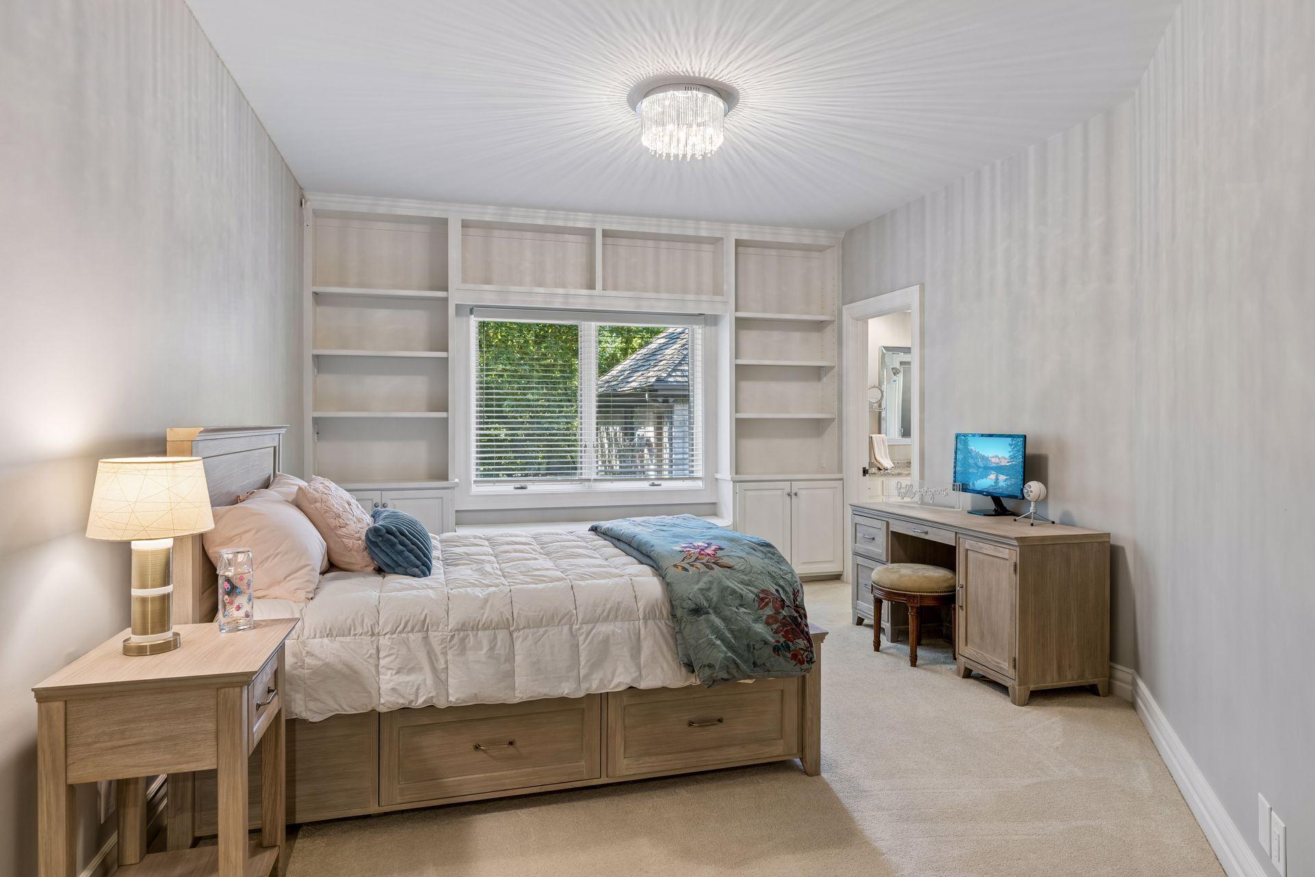326 Ferndale Road W