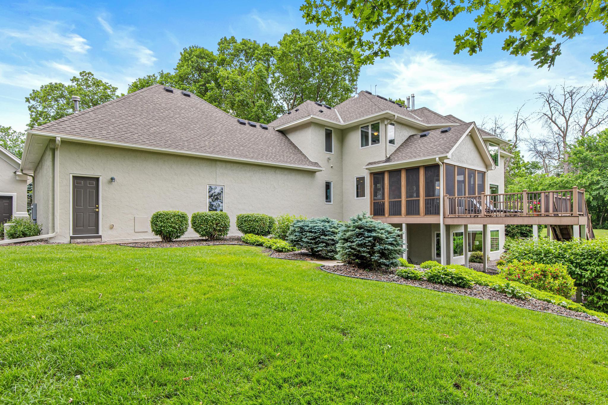 6105 Wood Hill Lane