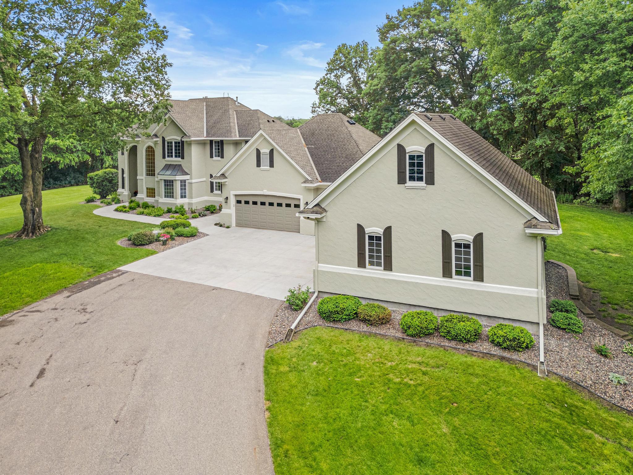 6105 Wood Hill Lane
