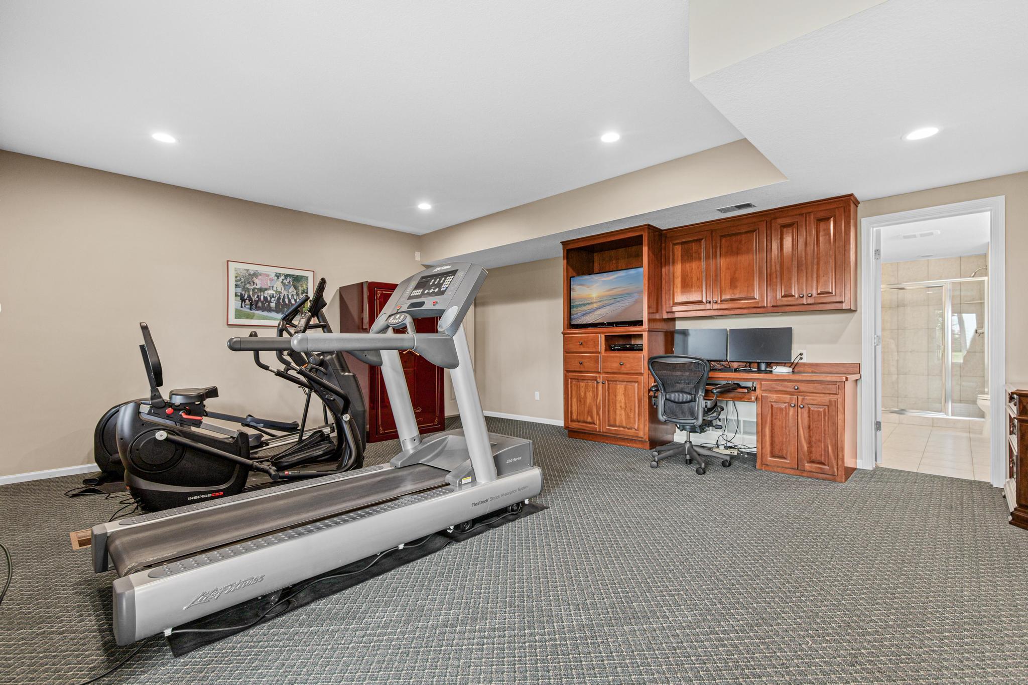 6105 Wood Hill Lane