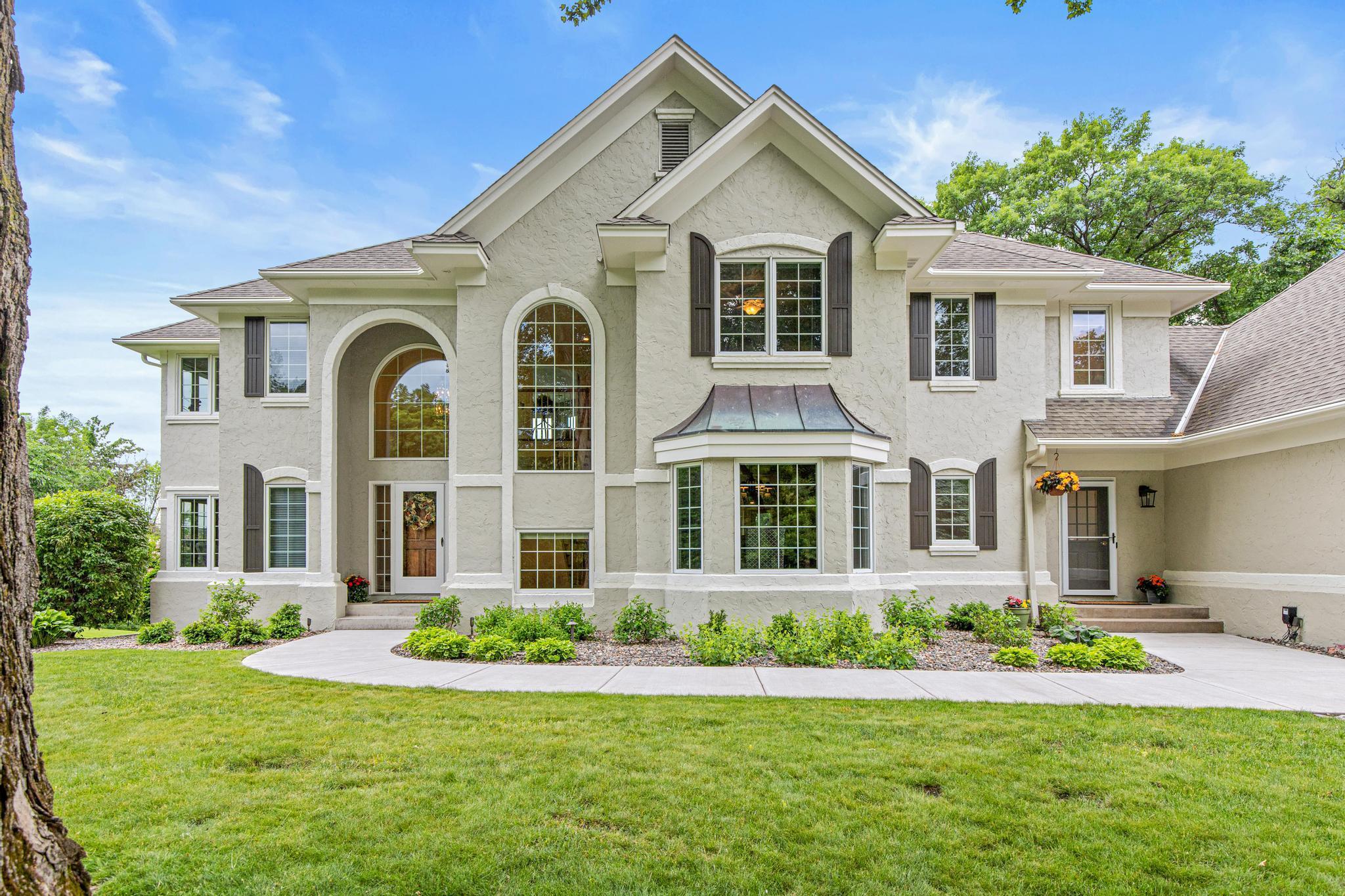 6105 Wood Hill Lane