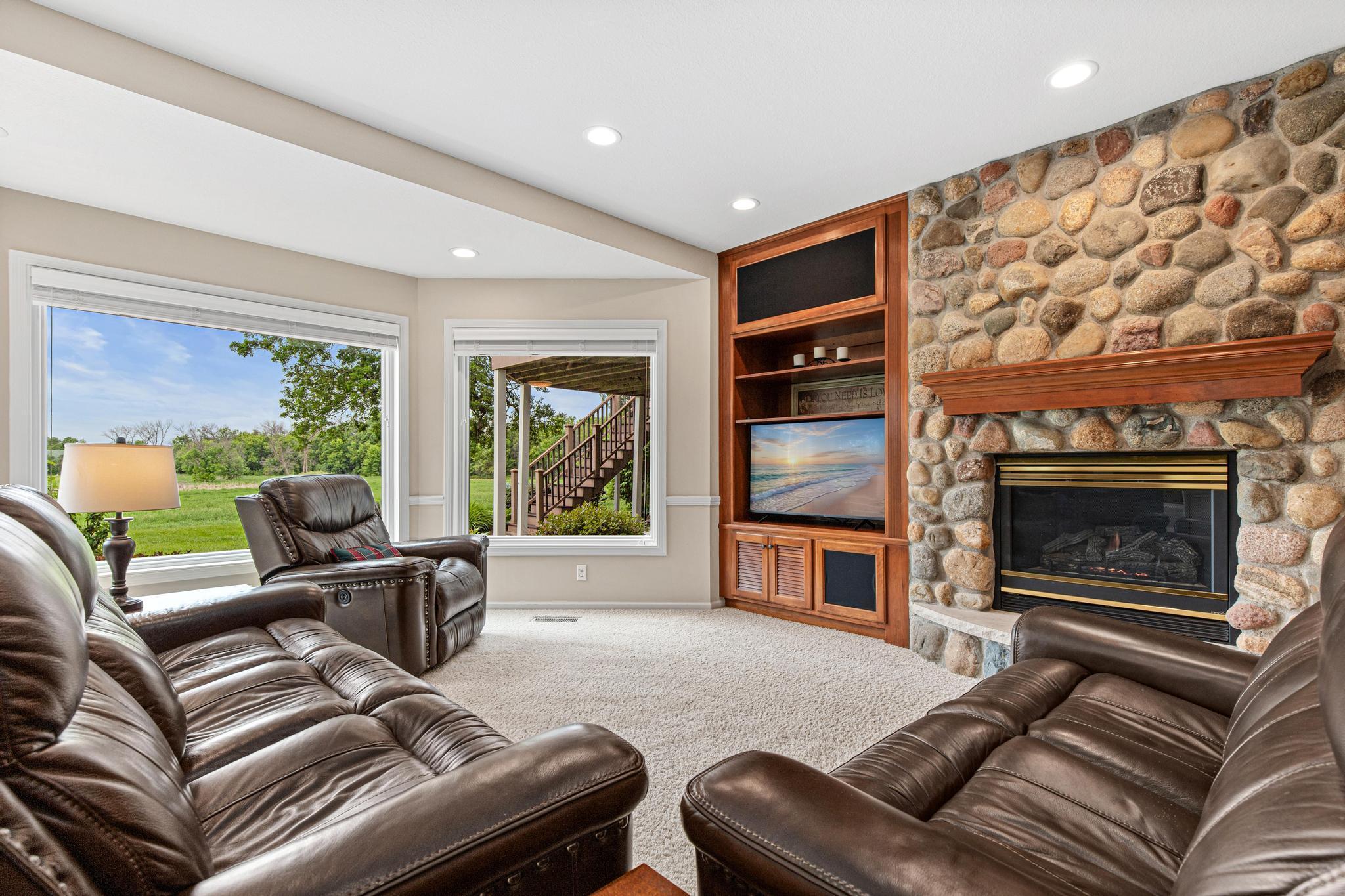 6105 Wood Hill Lane