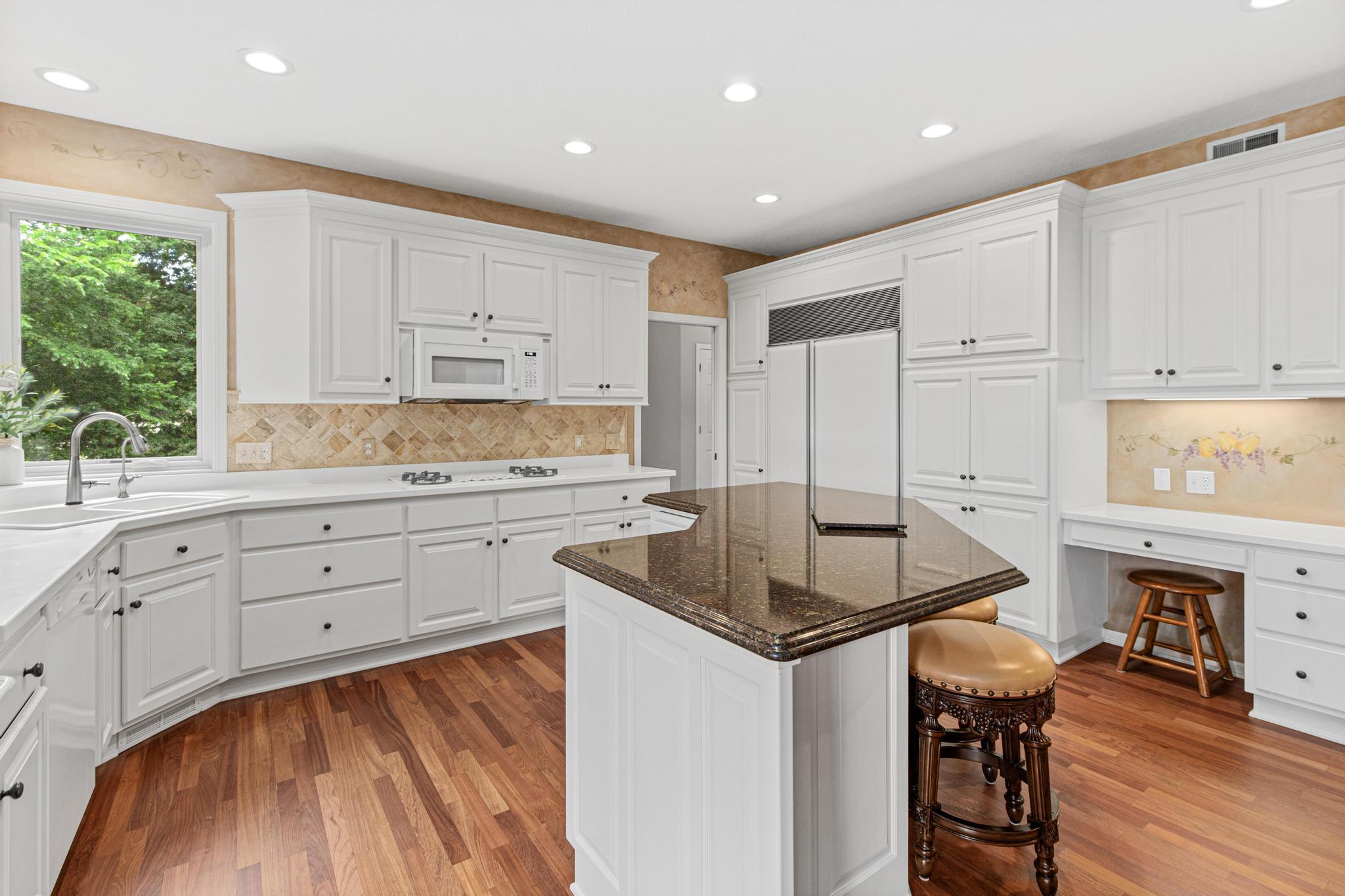6105 Wood Hill Lane