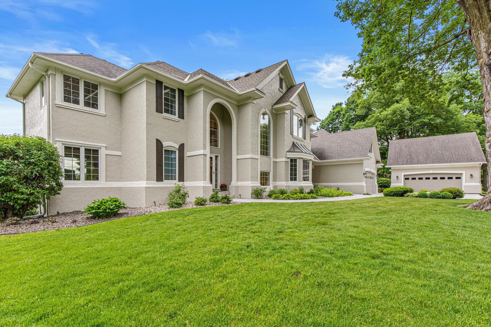 6105 Wood Hill Lane