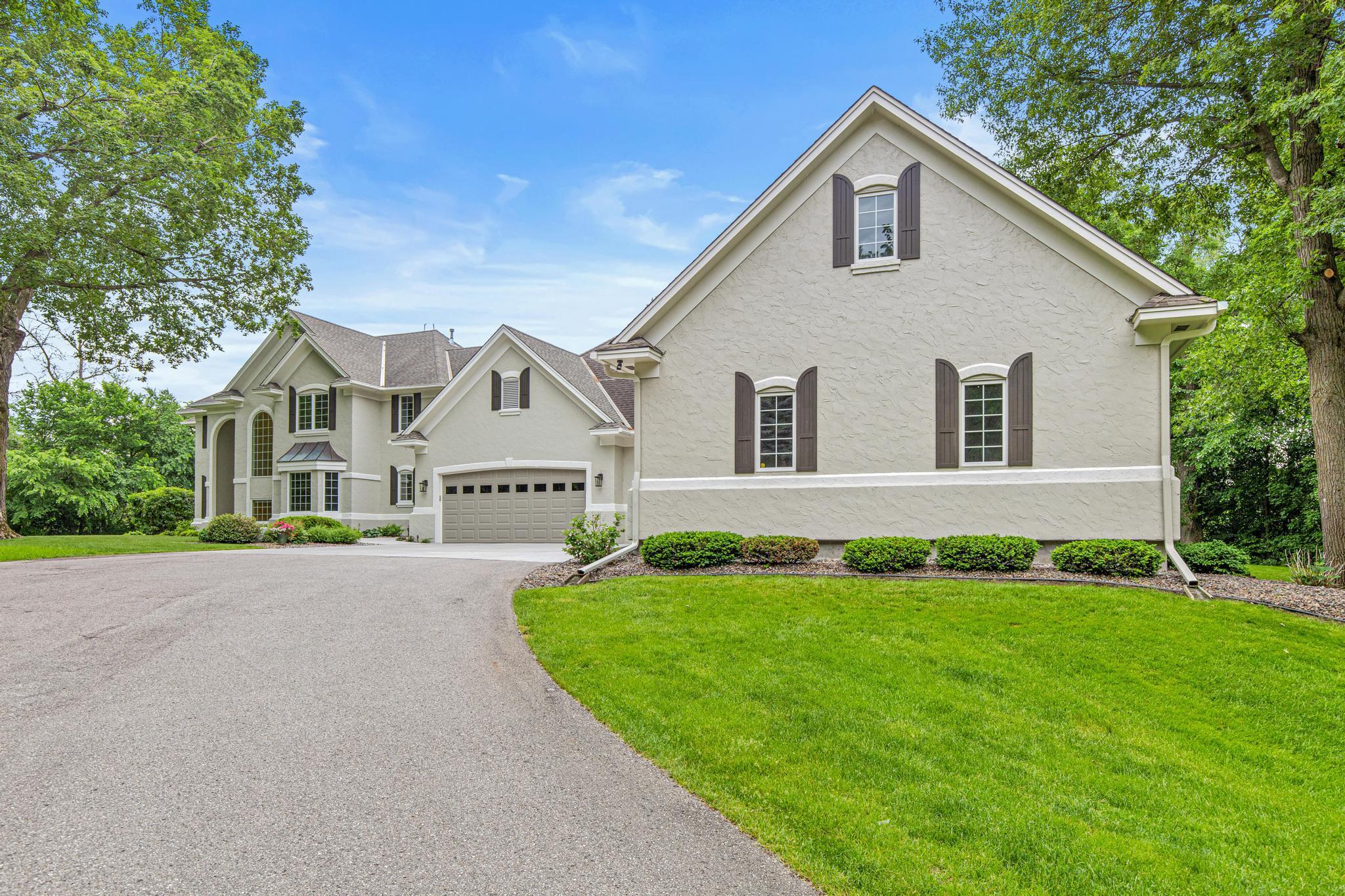 6105 Wood Hill Lane