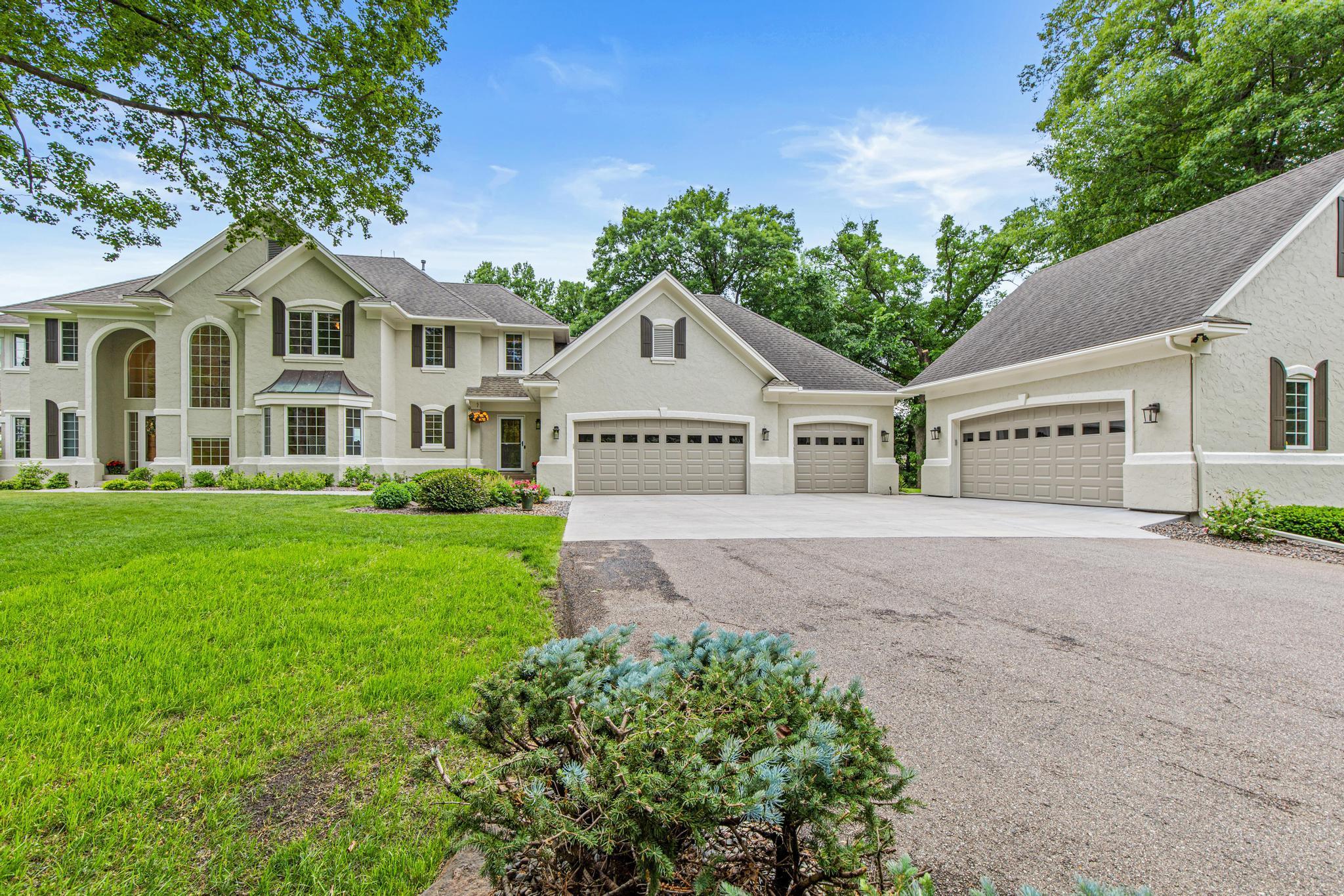 6105 Wood Hill Lane