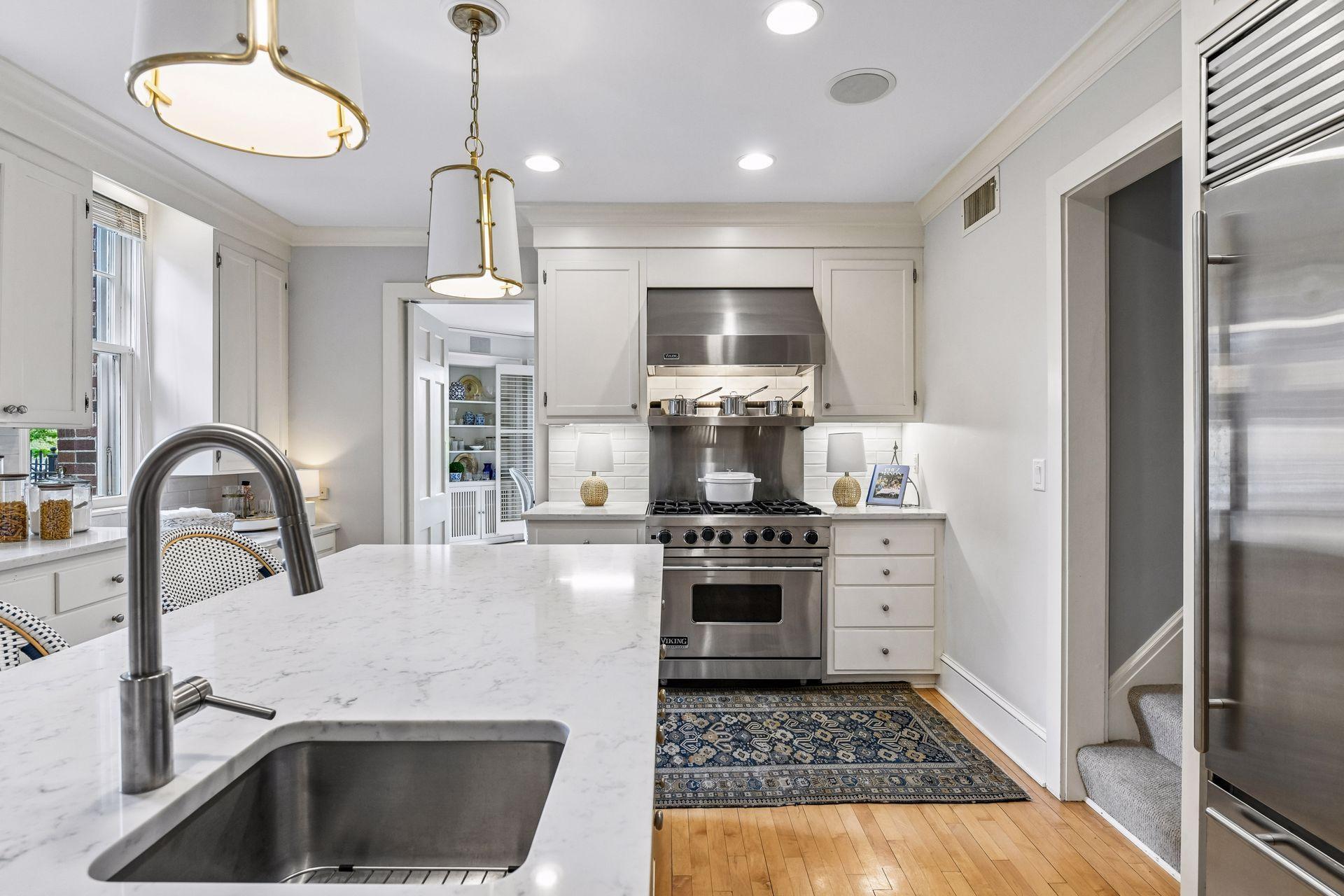 2240 W Lake Of The Isles Parkway