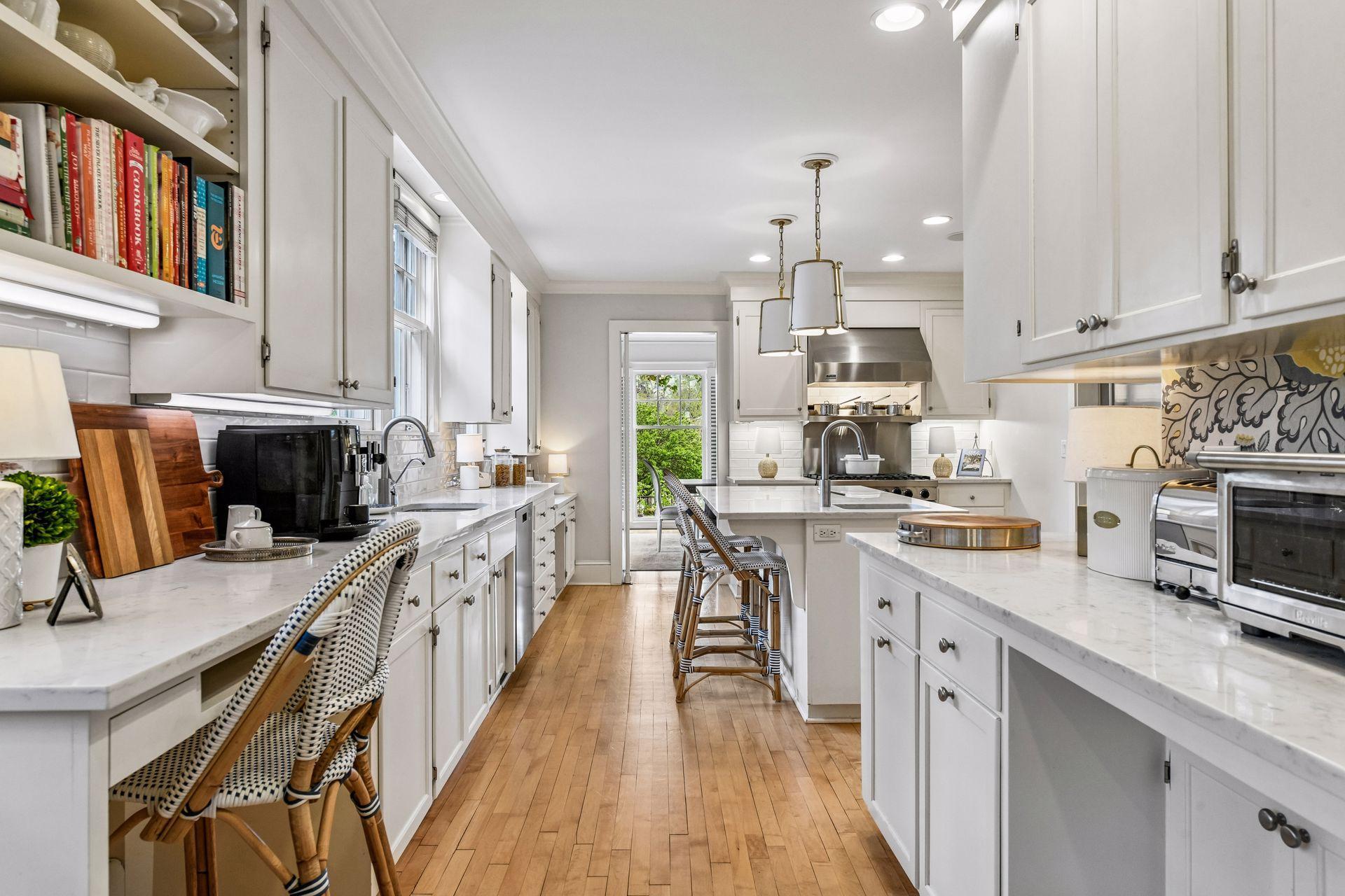 2240 W Lake Of The Isles Parkway