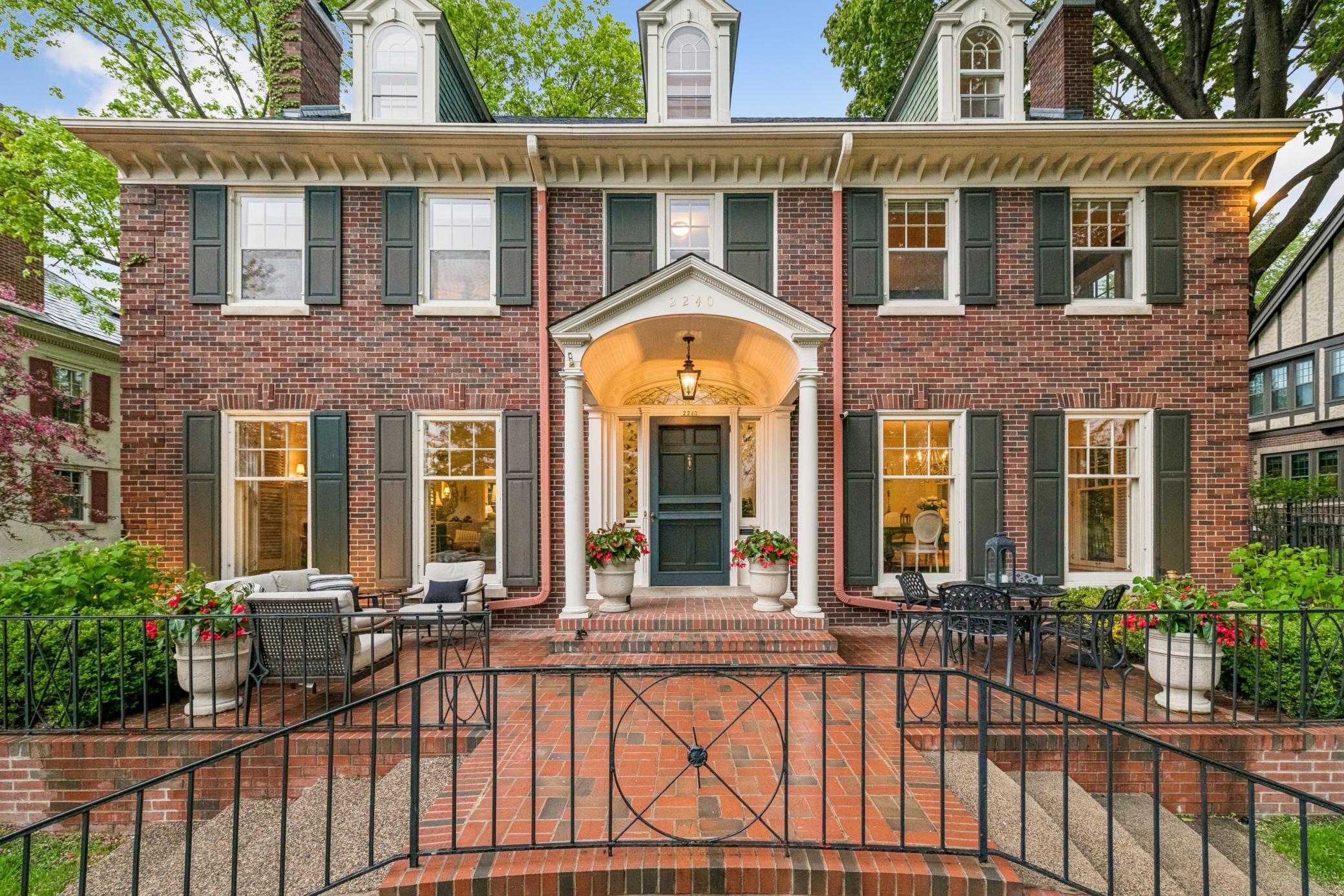 2240 W Lake Of The Isles Parkway