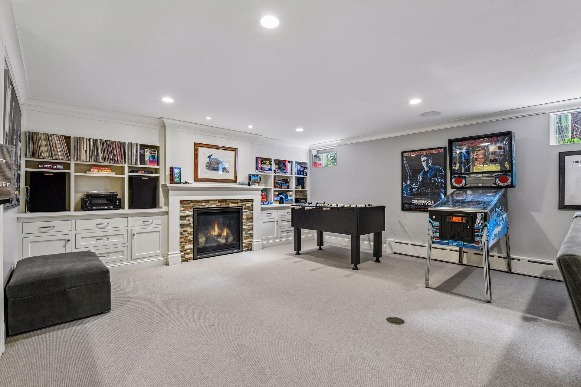 2240 W Lake Of The Isles Parkway