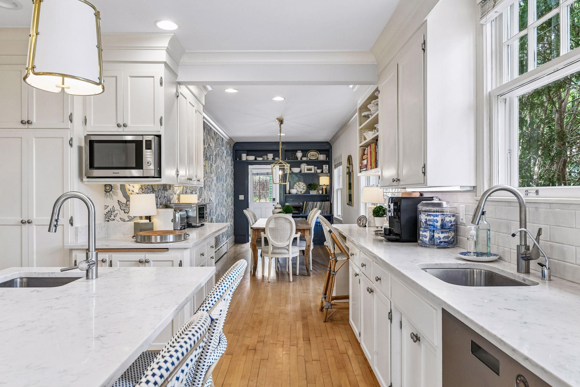 2240 W Lake Of The Isles Parkway