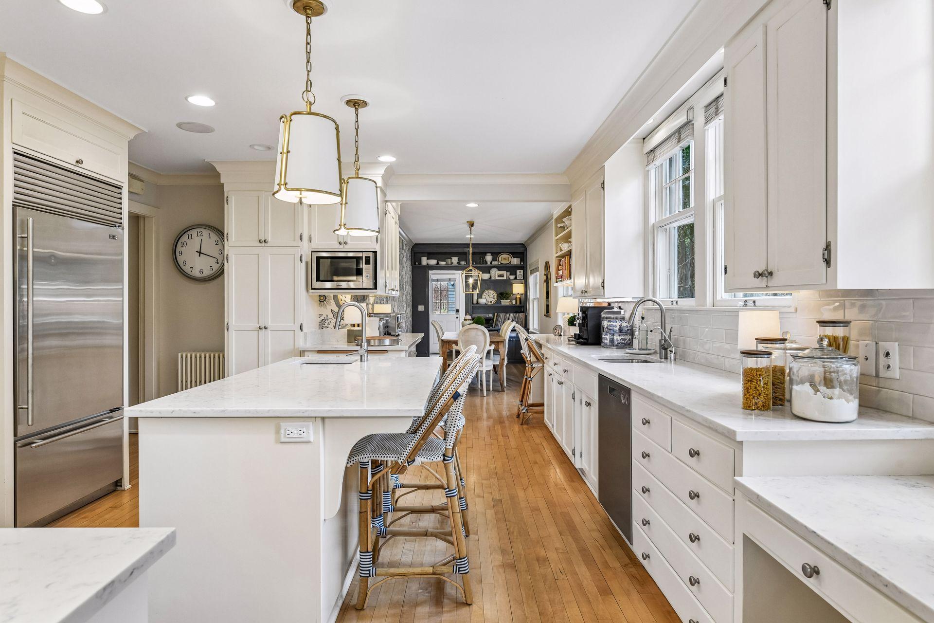 2240 W Lake Of The Isles Parkway