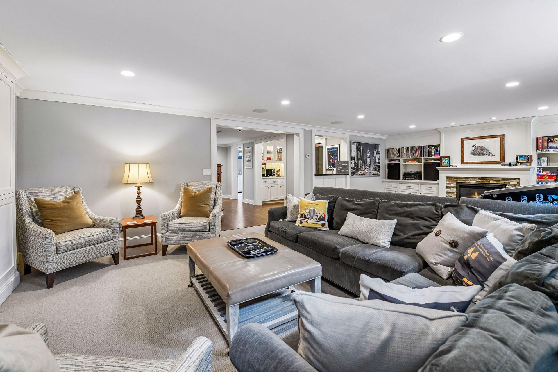 2240 W Lake Of The Isles Parkway