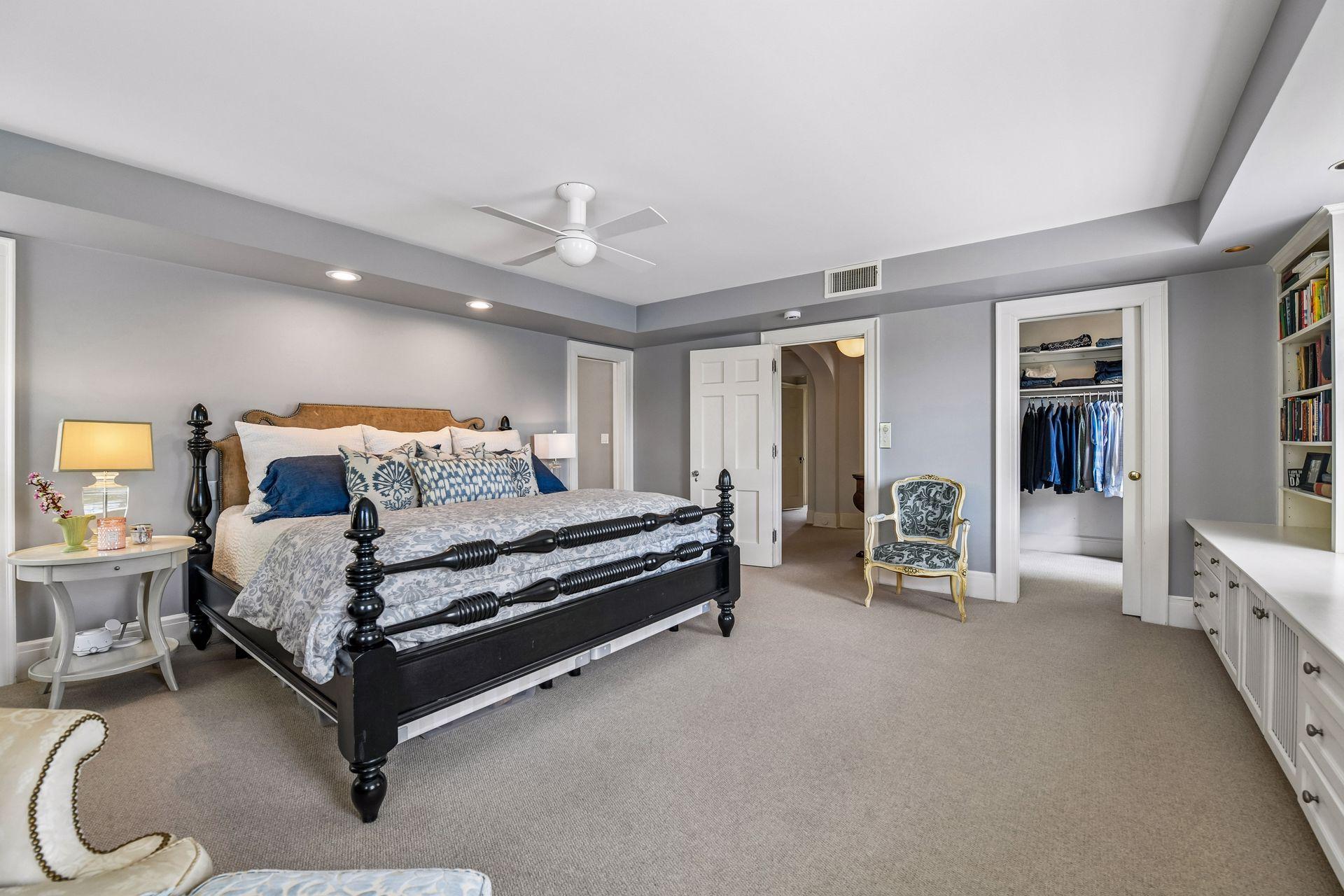 2240 W Lake Of The Isles Parkway