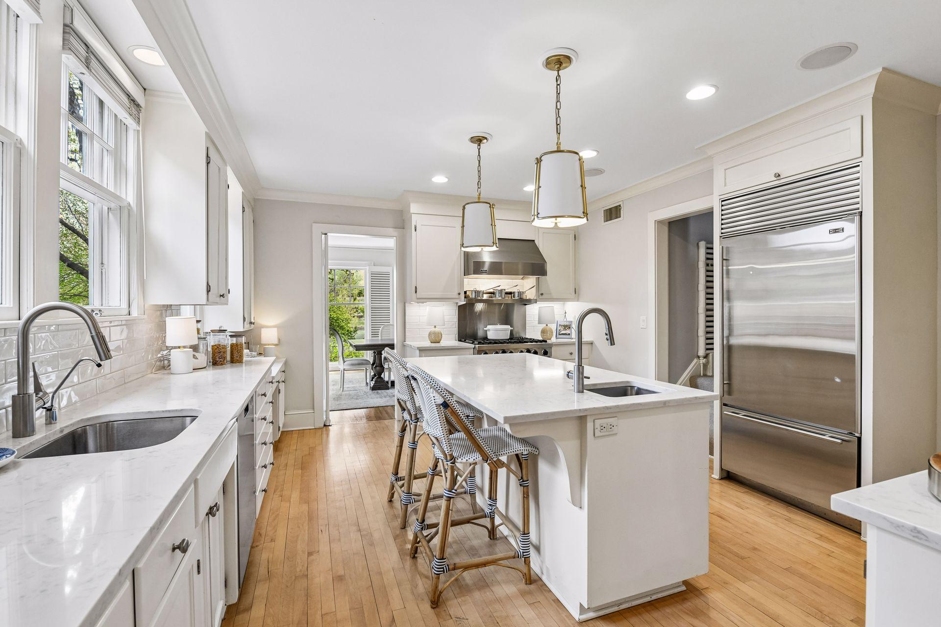 2240 W Lake Of The Isles Parkway