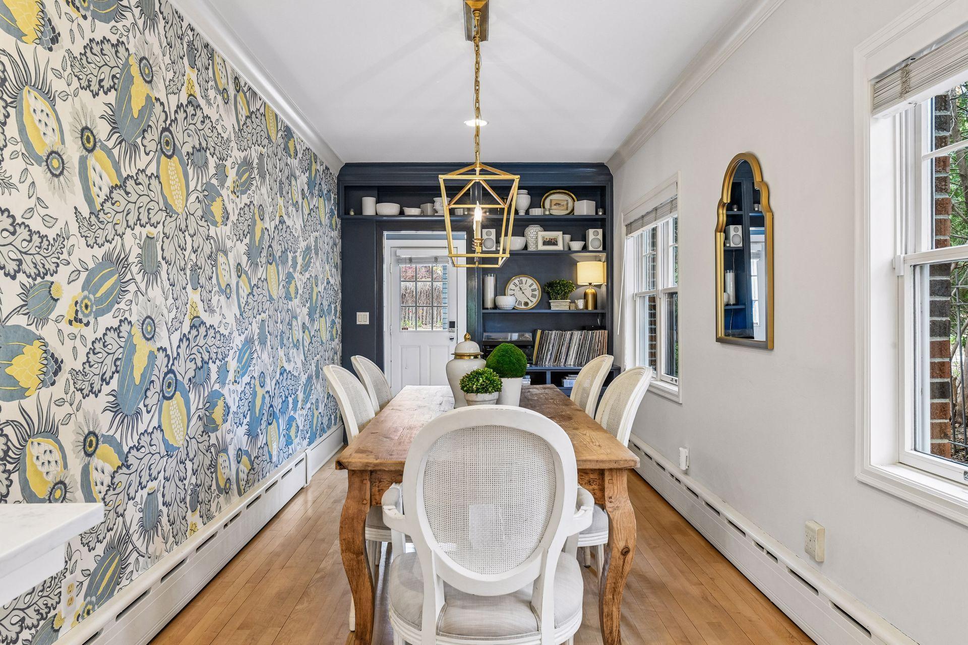 2240 W Lake Of The Isles Parkway