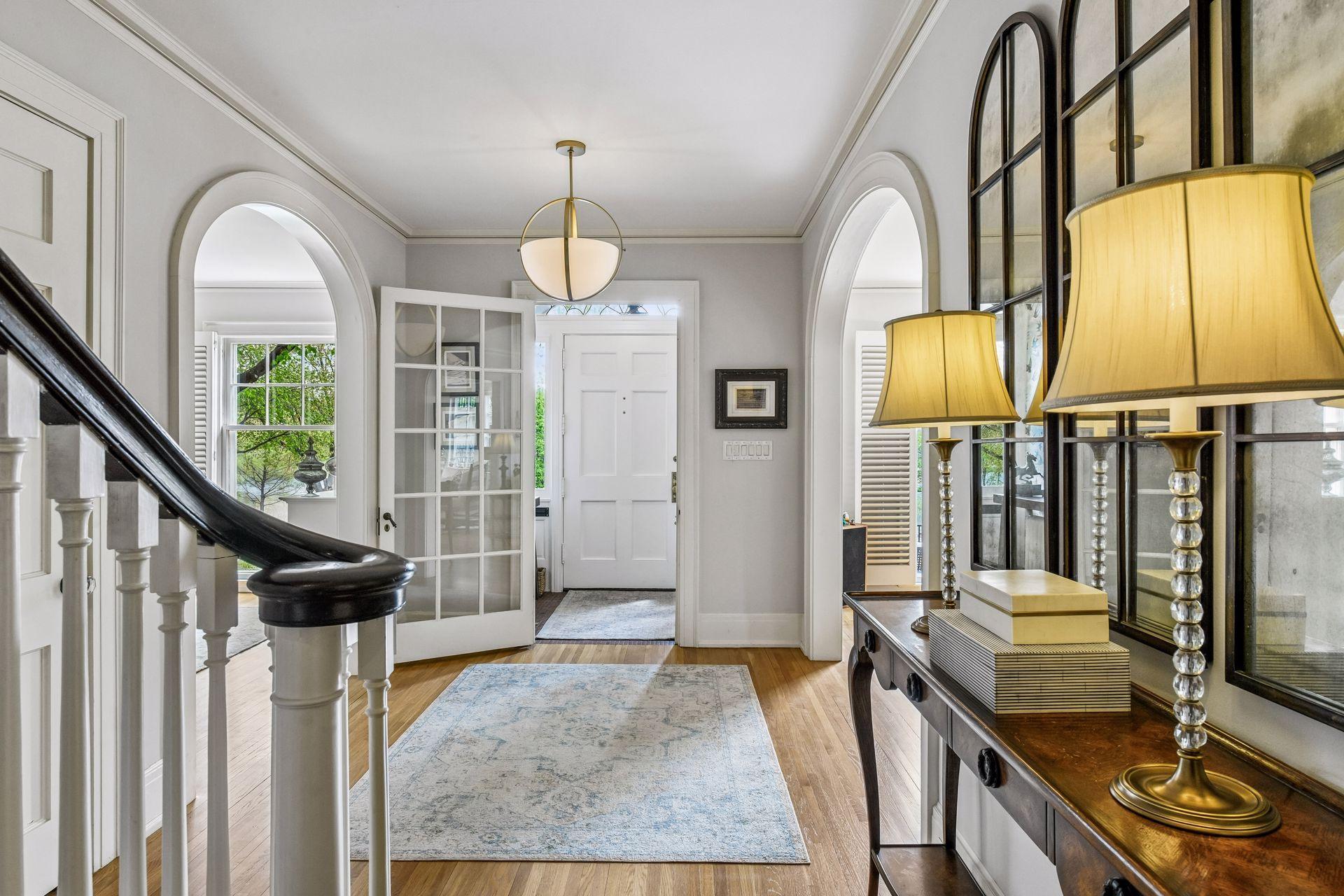 2240 W Lake Of The Isles Parkway
