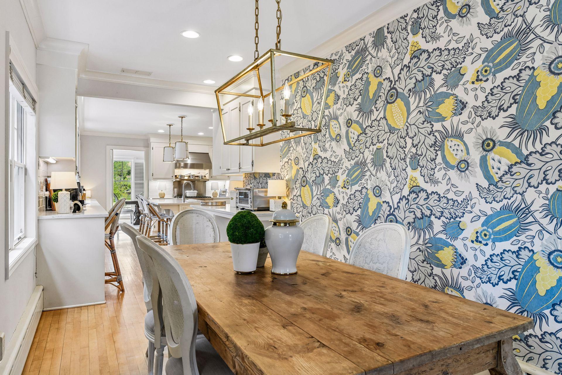 2240 W Lake Of The Isles Parkway