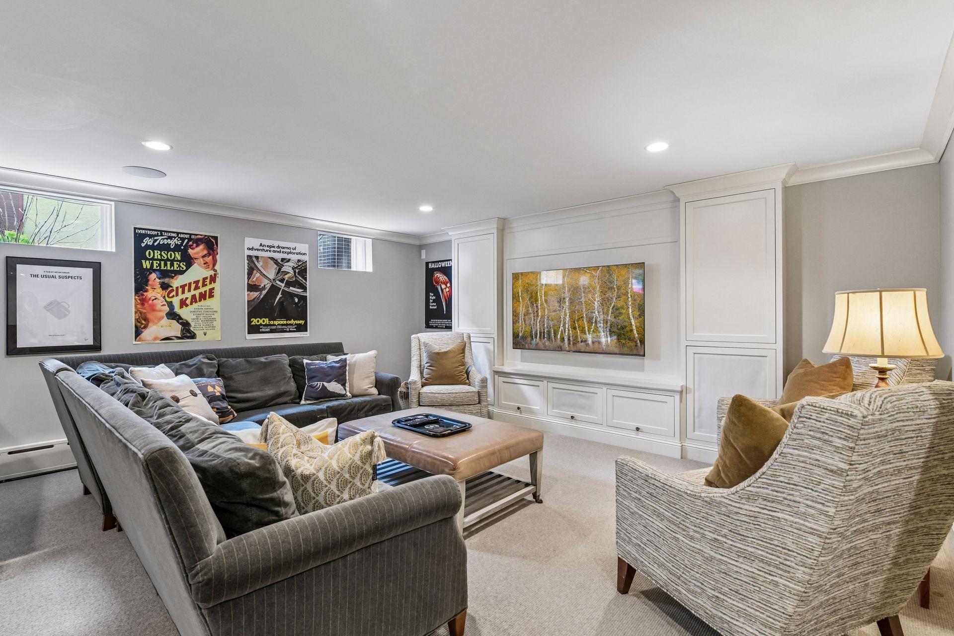 2240 W Lake Of The Isles Parkway