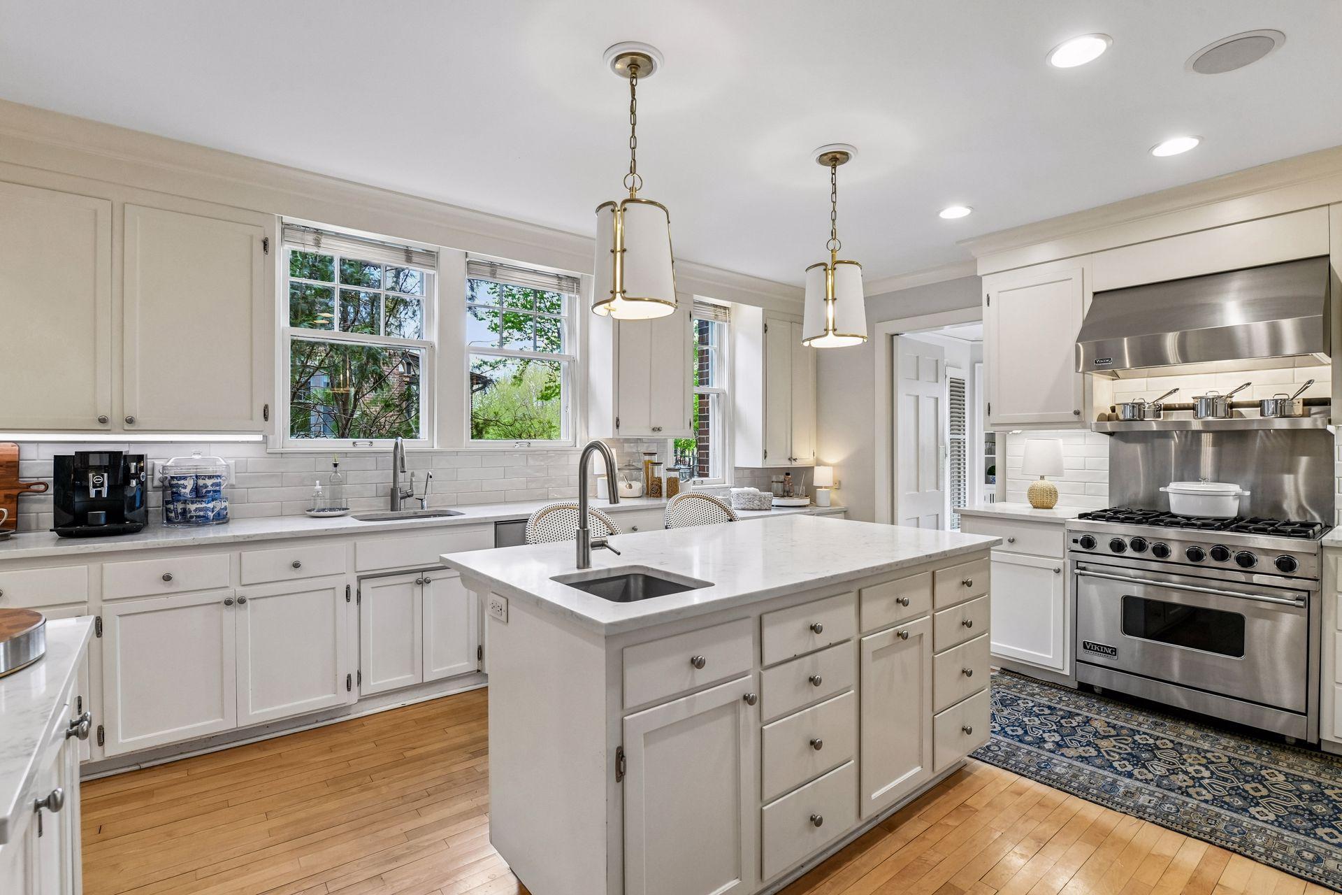 2240 W Lake Of The Isles Parkway