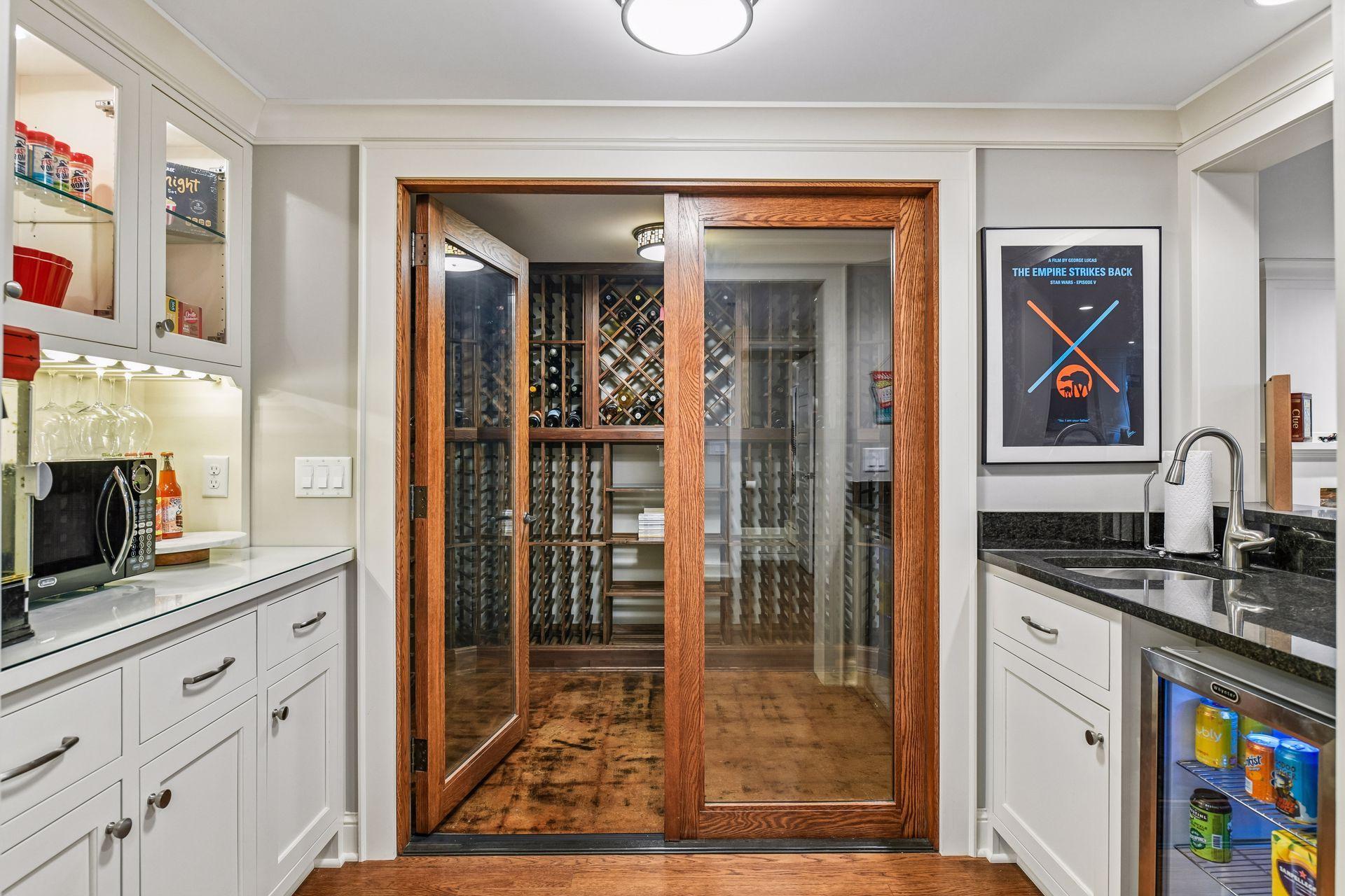 2240 W Lake Of The Isles Parkway