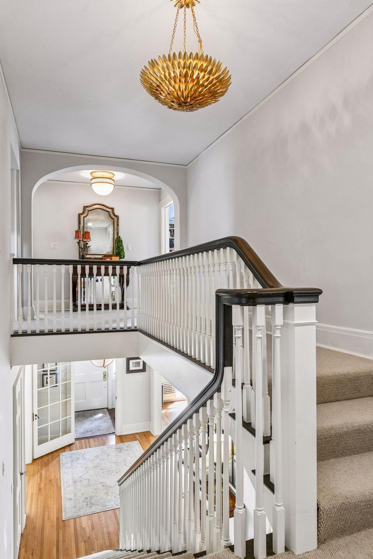 2240 W Lake Of The Isles Parkway