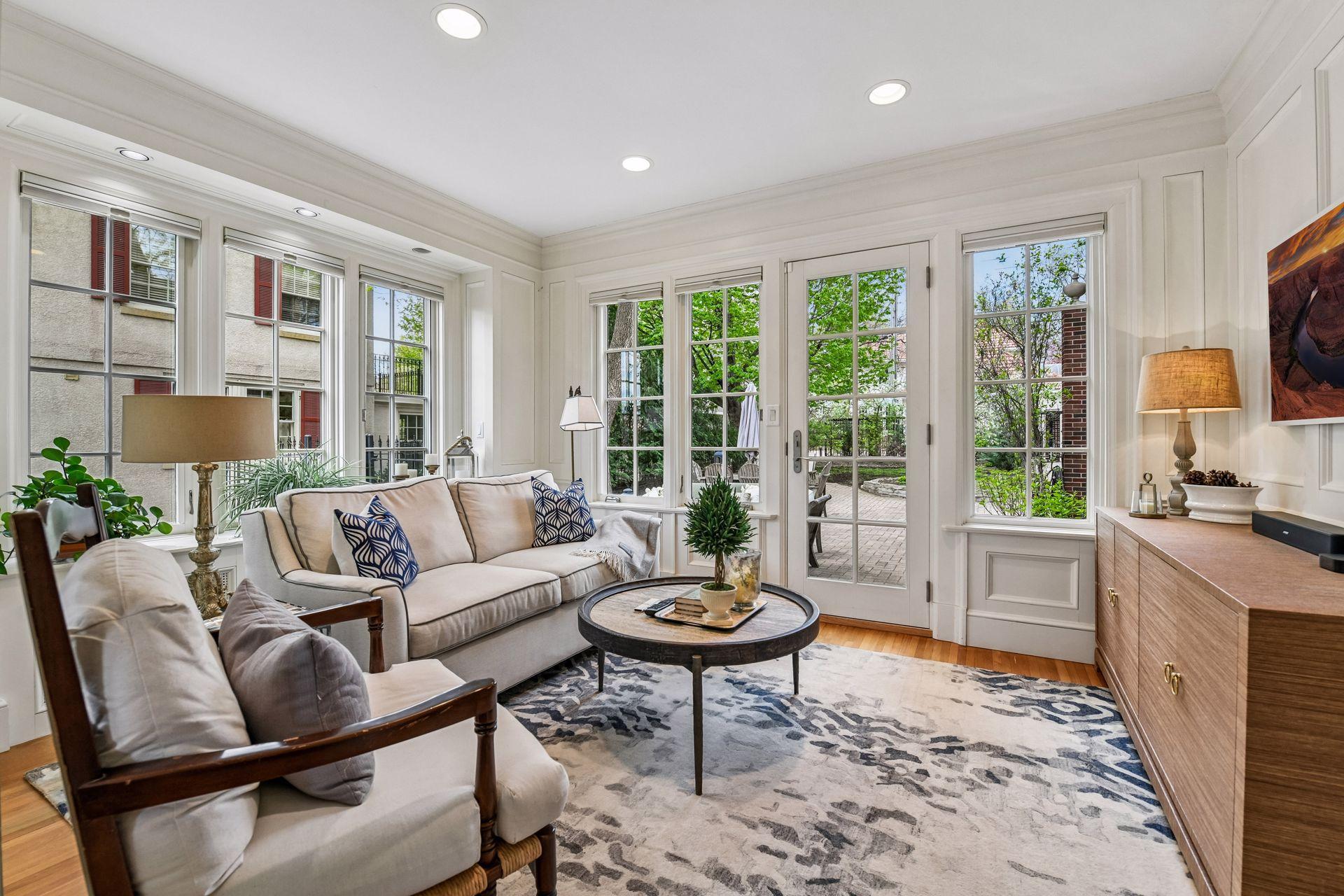 2240 W Lake Of The Isles Parkway