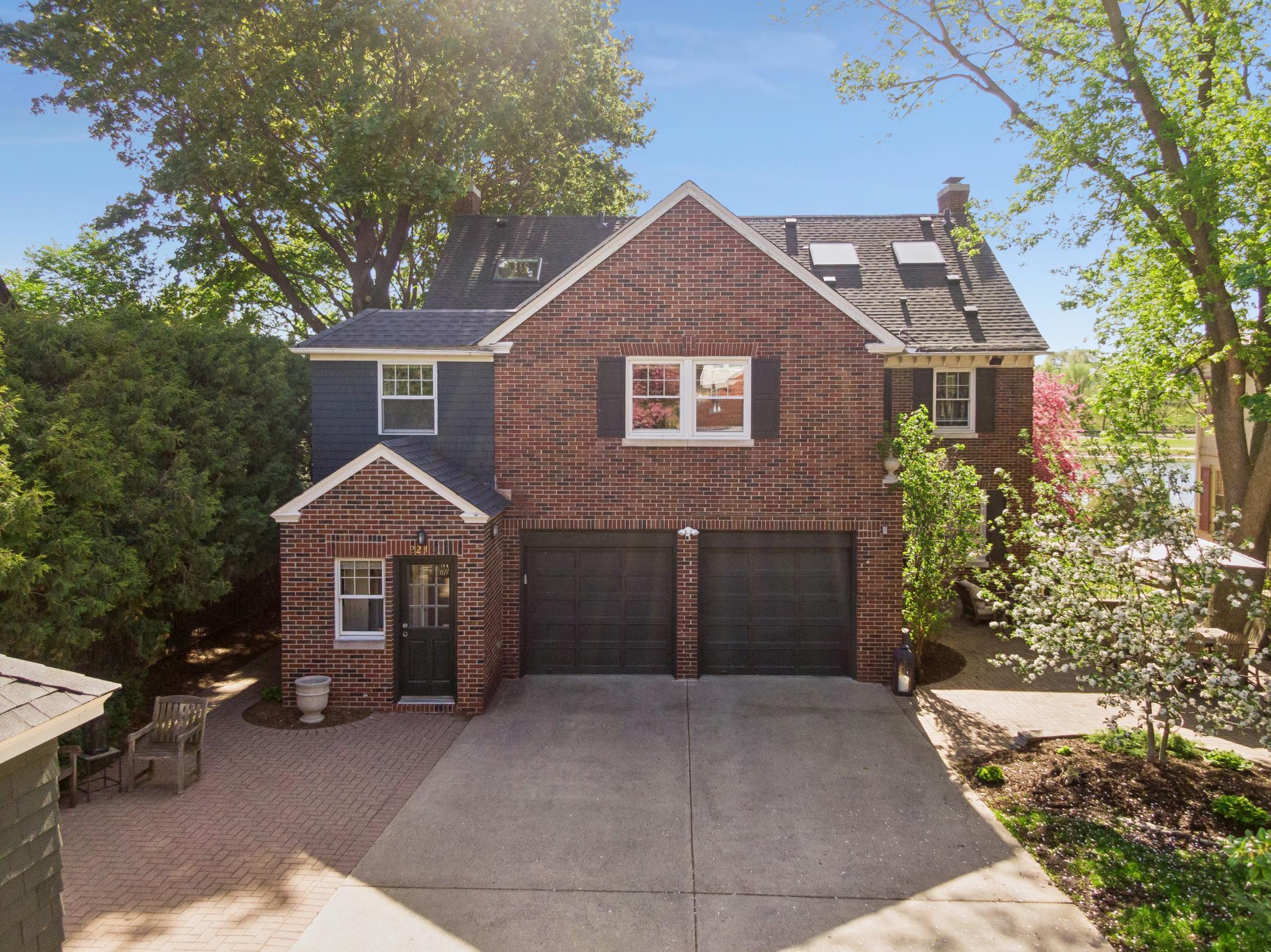2240 W Lake Of The Isles Parkway