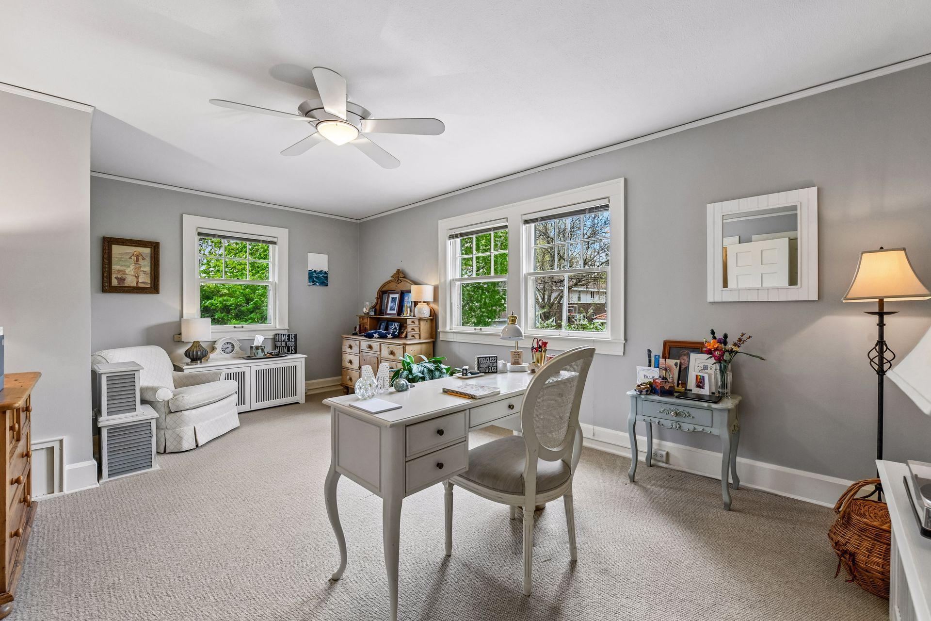 2240 W Lake Of The Isles Parkway