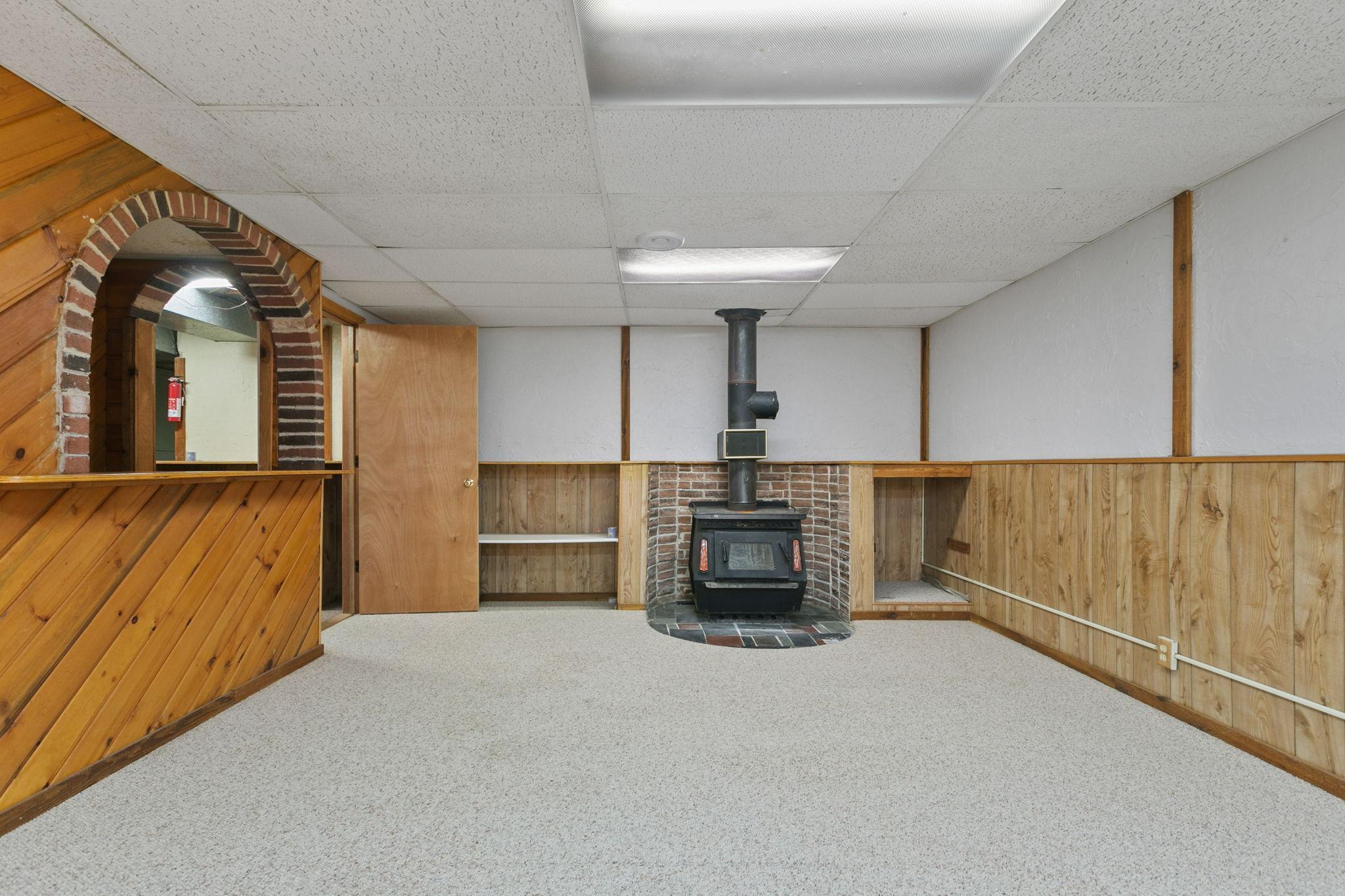 1382 Lakeside Circle