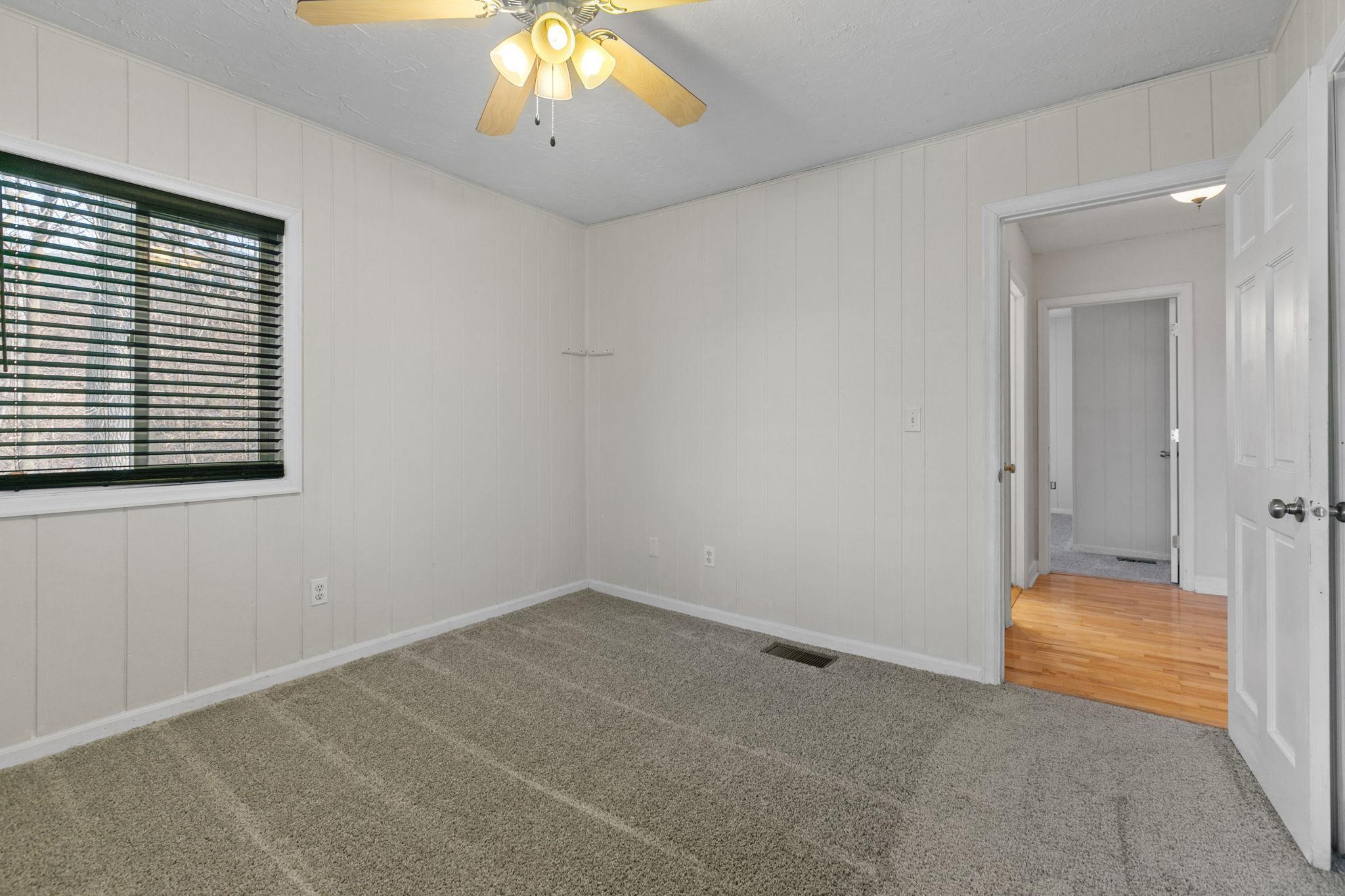 1382 Lakeside Circle