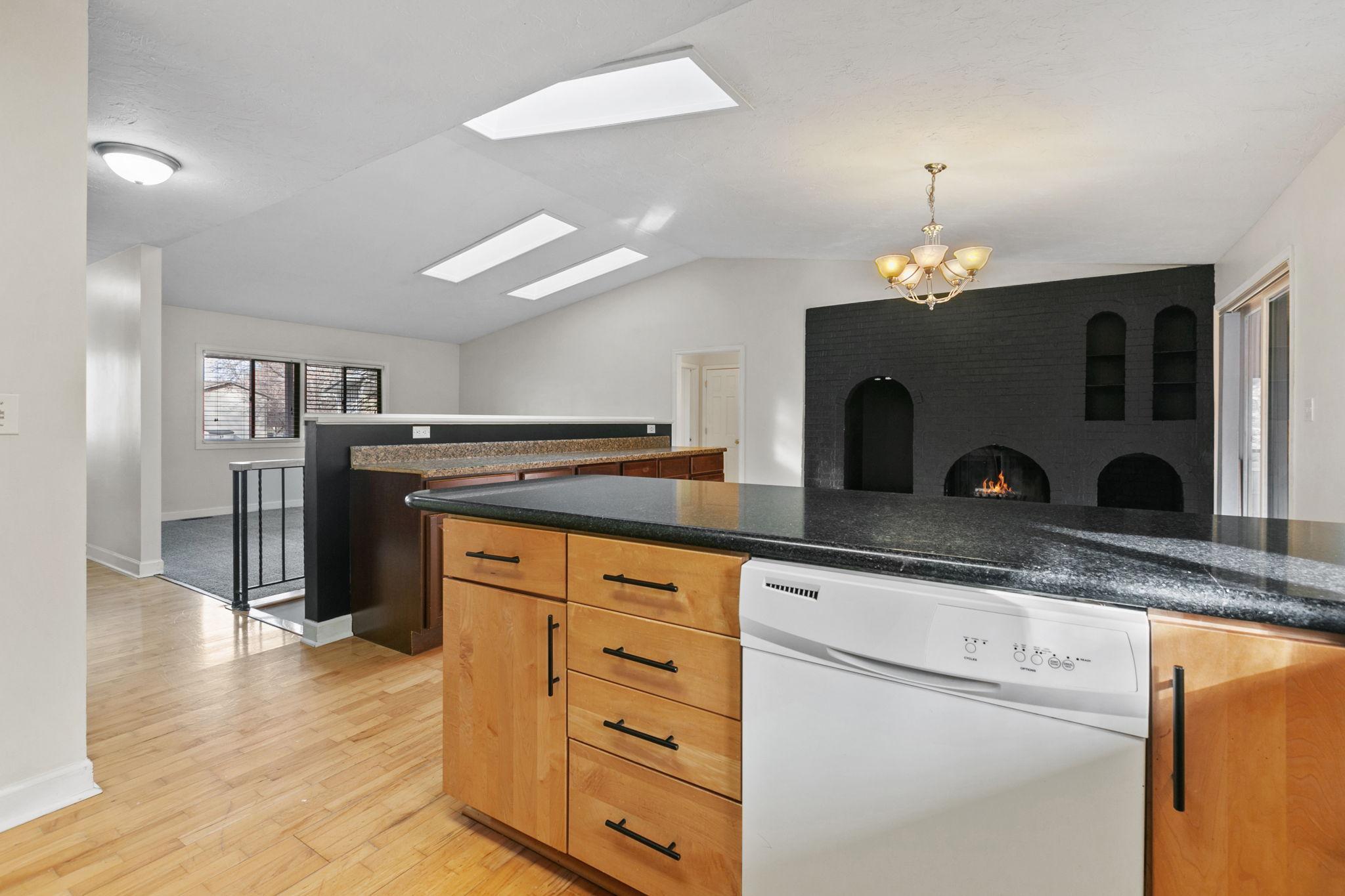 1382 Lakeside Circle